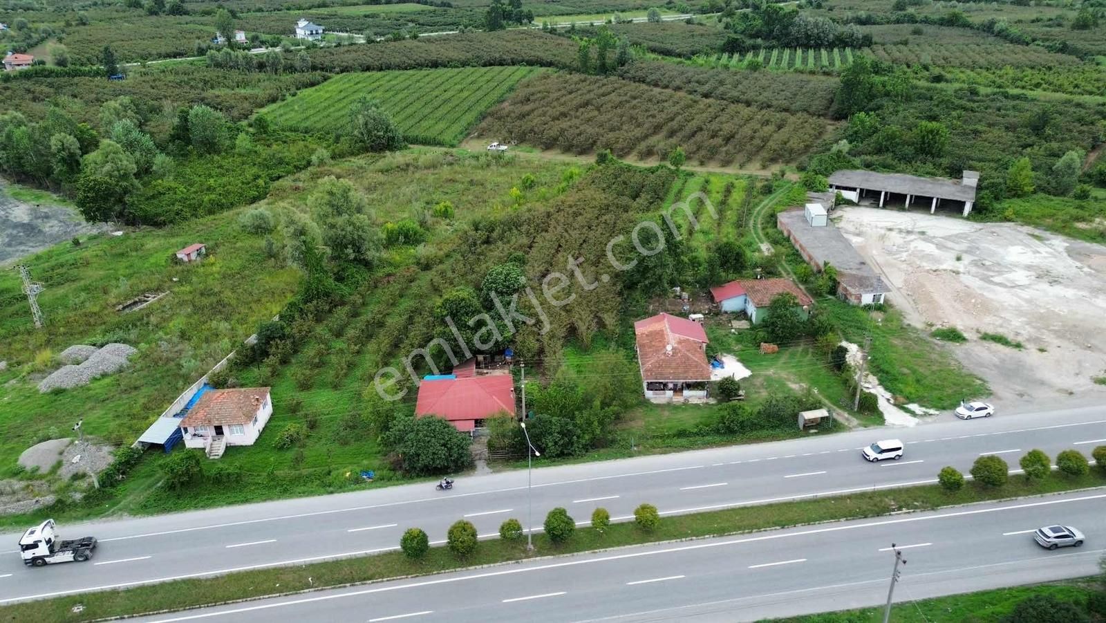 Deka Gayrimenkul'den Helvacılı'da 18.896 M² Yola Cephe Tarla - Görsel 3