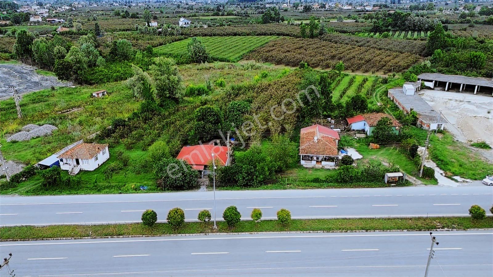 Deka Gayrimenkul'den Helvacılı'da 18.896 M² Yola Cephe Tarla - Görsel 18