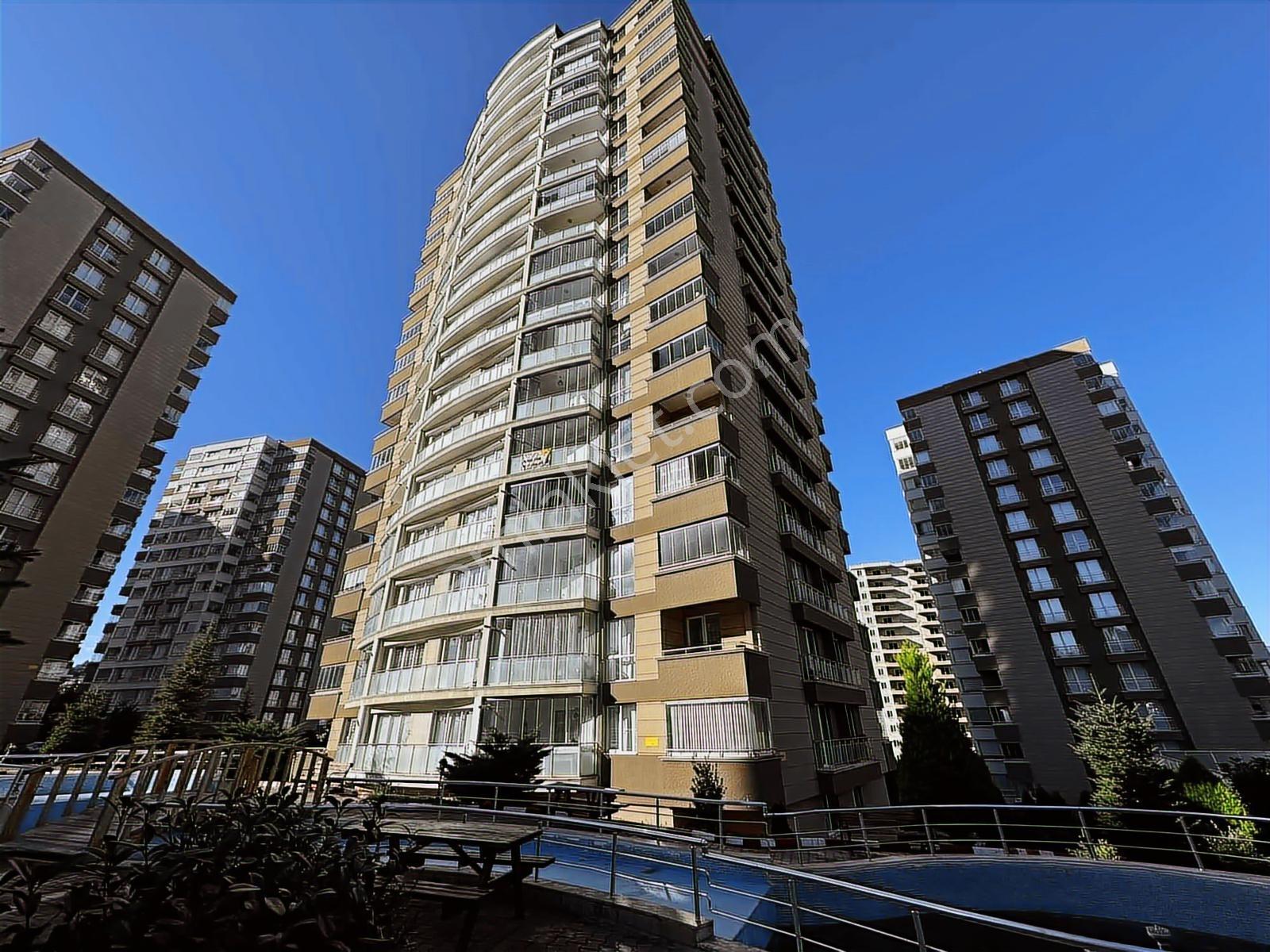 Deka Gayrimenkul'den Havuzlu Siteiçi Kiralık 2+1 Arakat Daire - Görsel 33