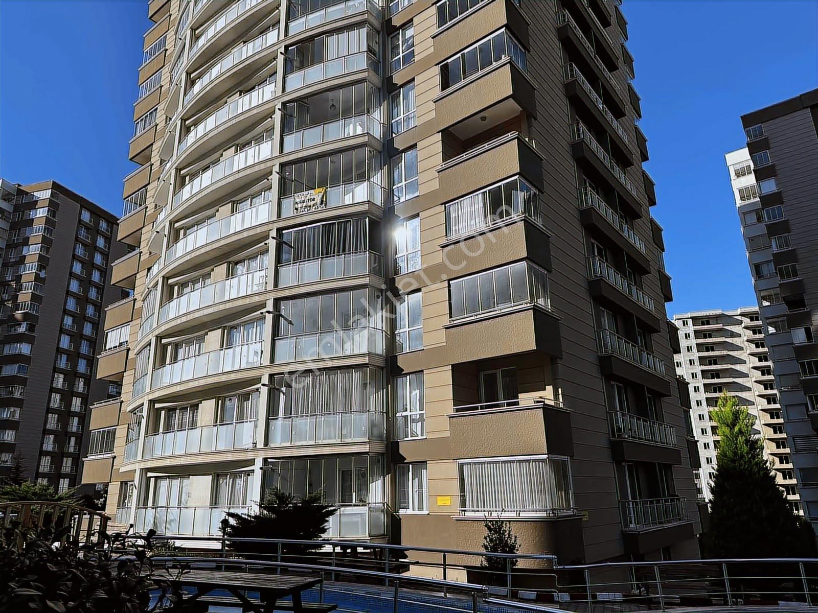 Deka Gayrimenkul'den Havuzlu Siteiçi Kiralık 2+1 Arakat Daire - Görsel 22