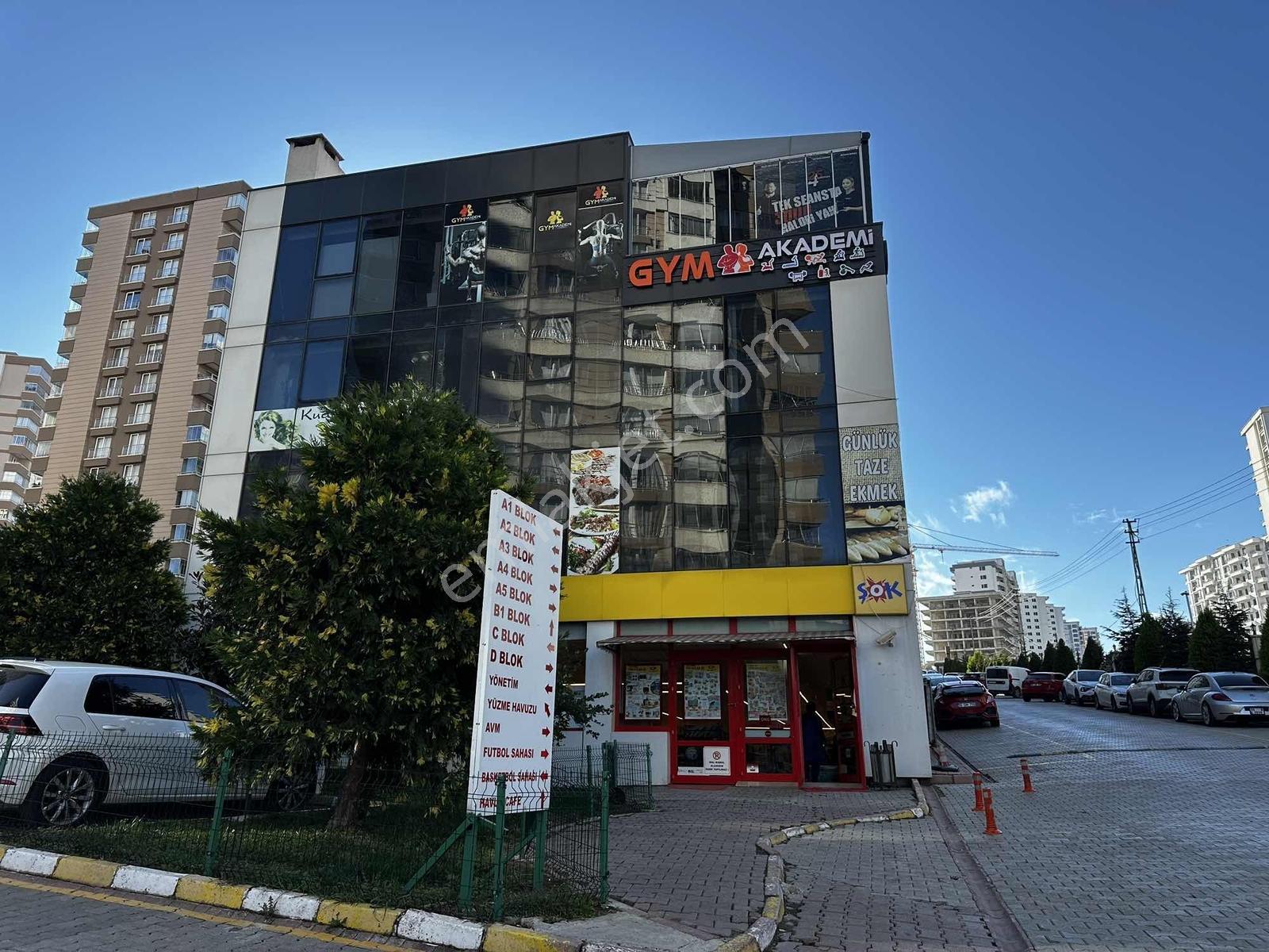Deka Gayrimenkul'den Havuzlu Siteiçi Kiralık 2+1 Arakat Daire - Görsel 8