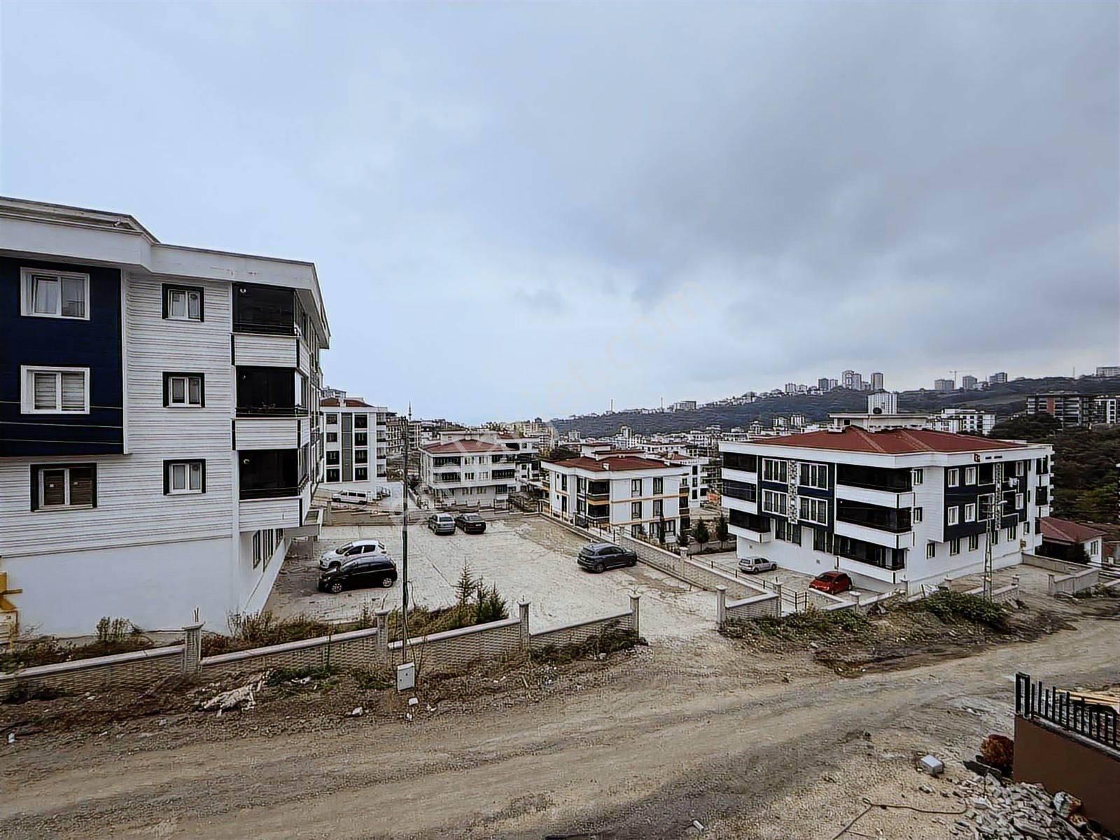 Deka Gayrimenkul'den Körfez Mah. Havuzlu Sitede Satılık 1+1 - Görsel 28