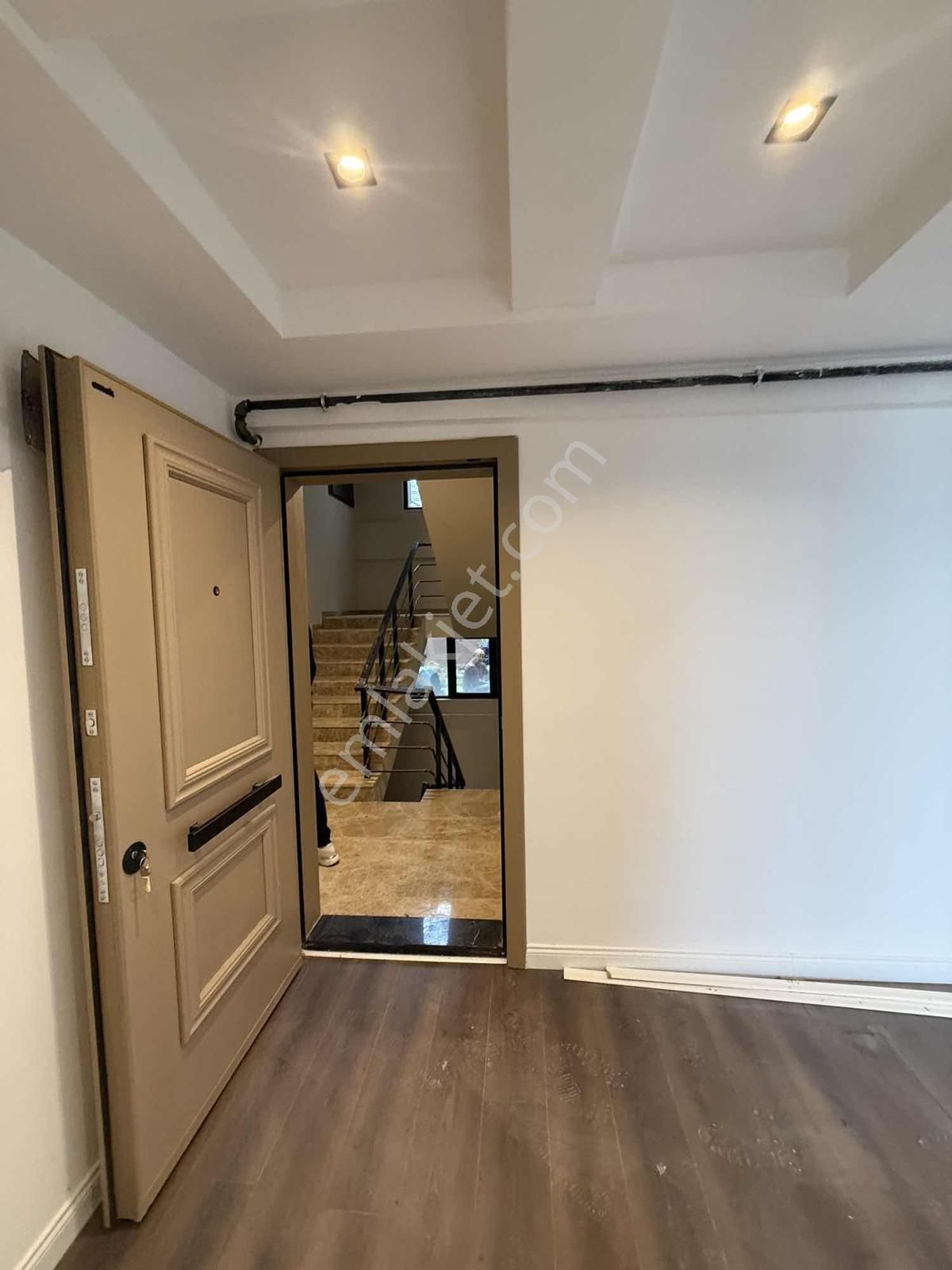 Deka Gayrimenkul'den Körfez Mah. Havuzlu Sitede Satılık 1+1 - Görsel 6