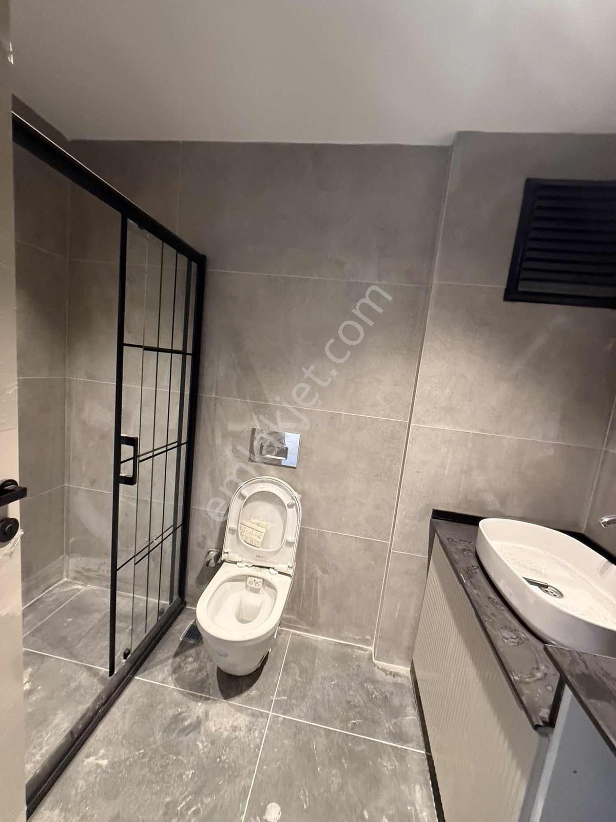 Deka Gayrimenkul'den Körfez Mah. Havuzlu Sitede Satılık 1+1 - Görsel 23