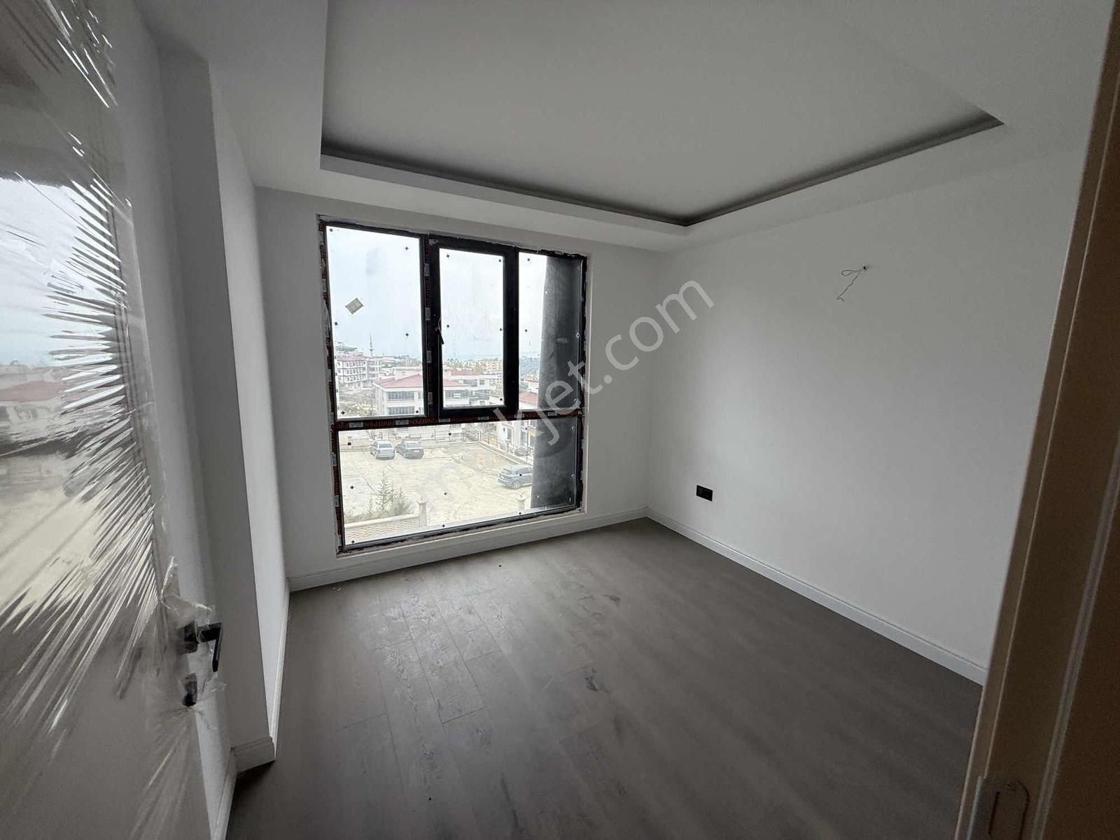 Deka Gayrimenkul'den Körfez Mah. Havuzlu Sitede Satılık 1+1 - Görsel 13