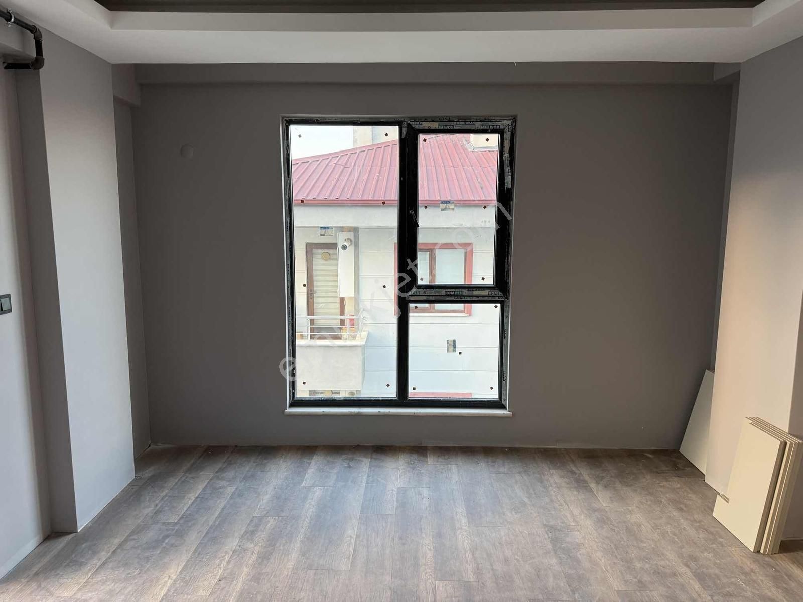 Deka Gayrimenkul'den Körfez Mah. Mükemmel Konumda Lüx 1+1 Daire - Görsel 2