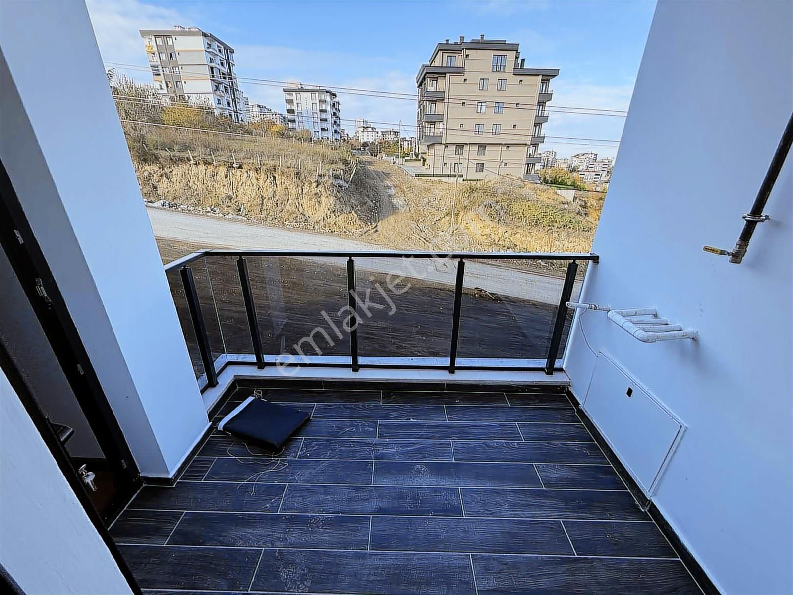 Deka Gayrimenkul'den Körfez Bulvara Cephe Lüx Satılık 1+1 Daire - Görsel 10