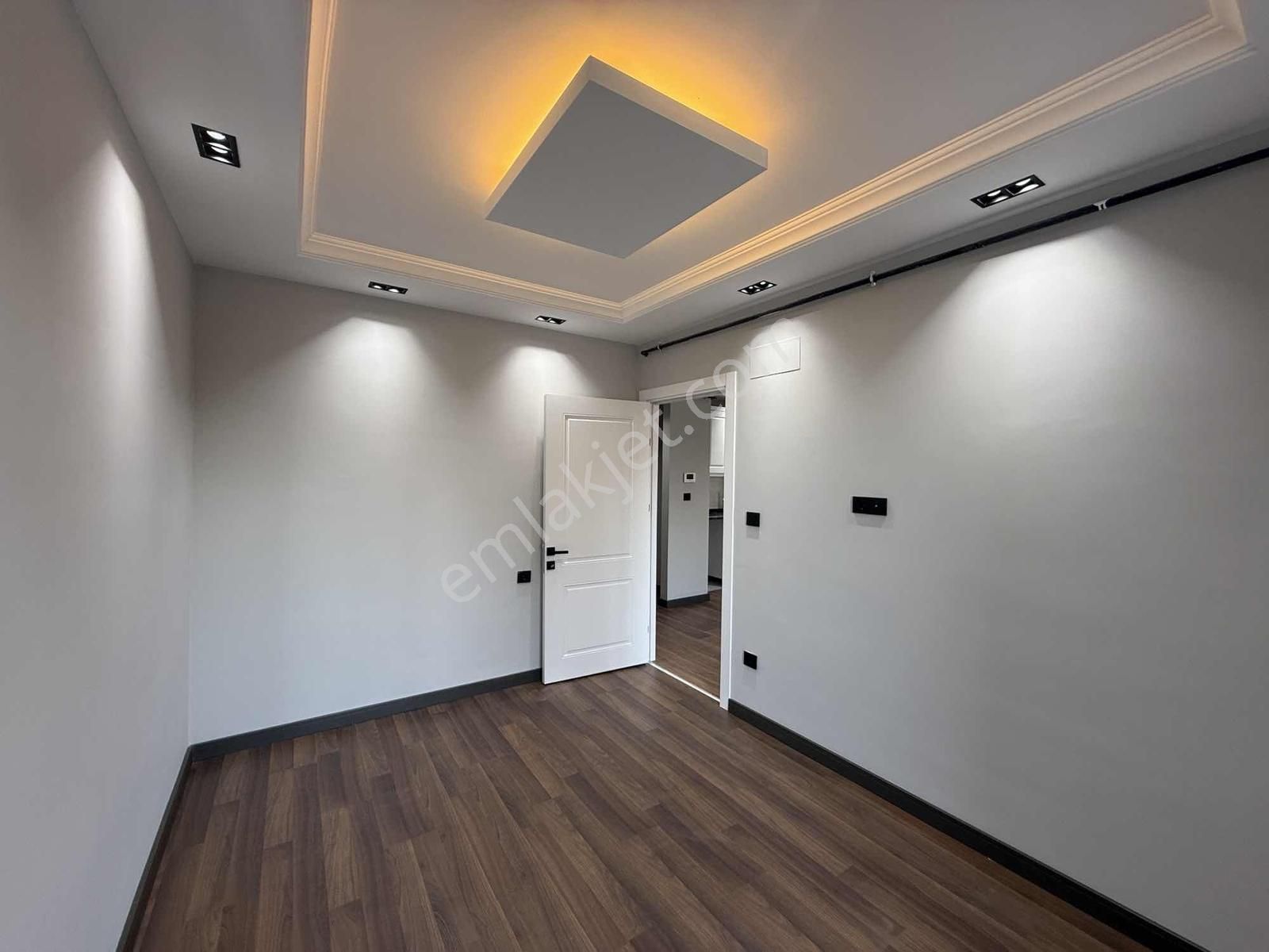 Deka Gayrimenkul'den Körfez Bulvara Cephe Lüx Satılık 1+1 Daire - Görsel 22