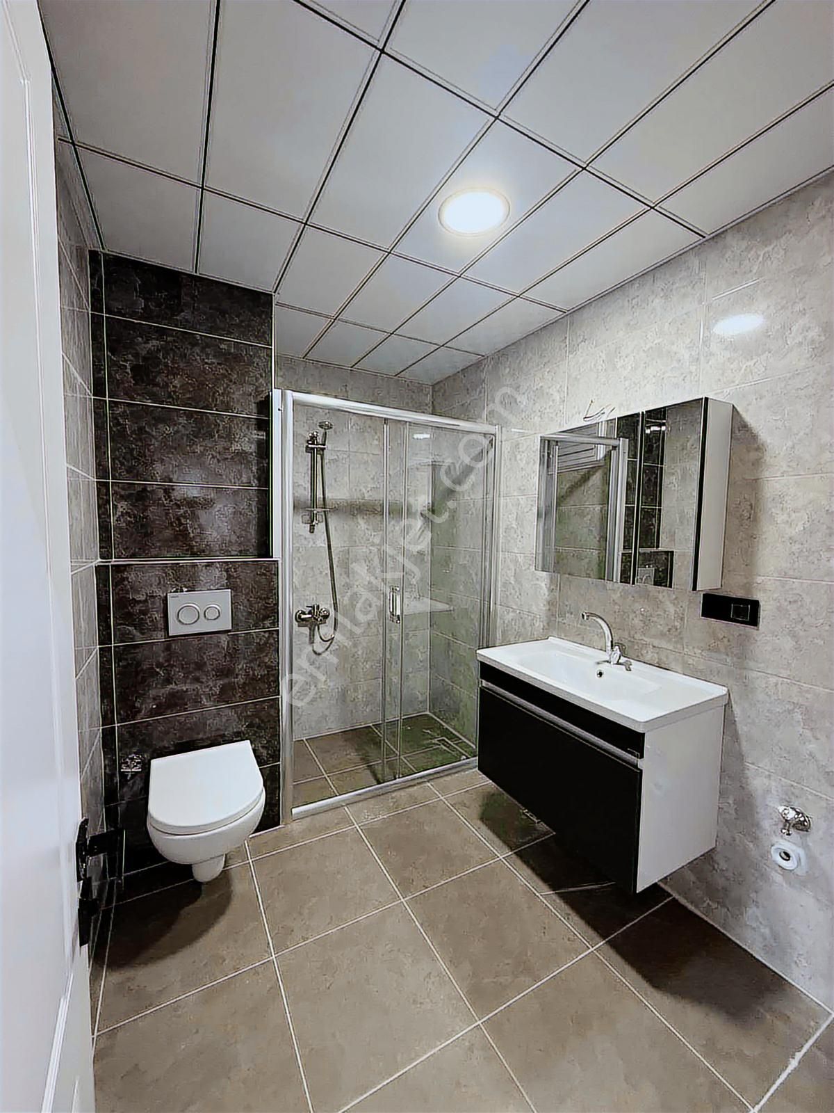 Deka Gayrimenkul'den Körfez Bulvara Cephe Lüx Satılık 1+1 Daire - Görsel 17