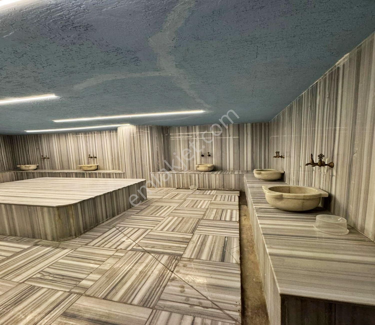Site İçerisin'de Merkezi Konum'da Lüx Dekorlu 1+1 Satılık Daire - Görsel 11