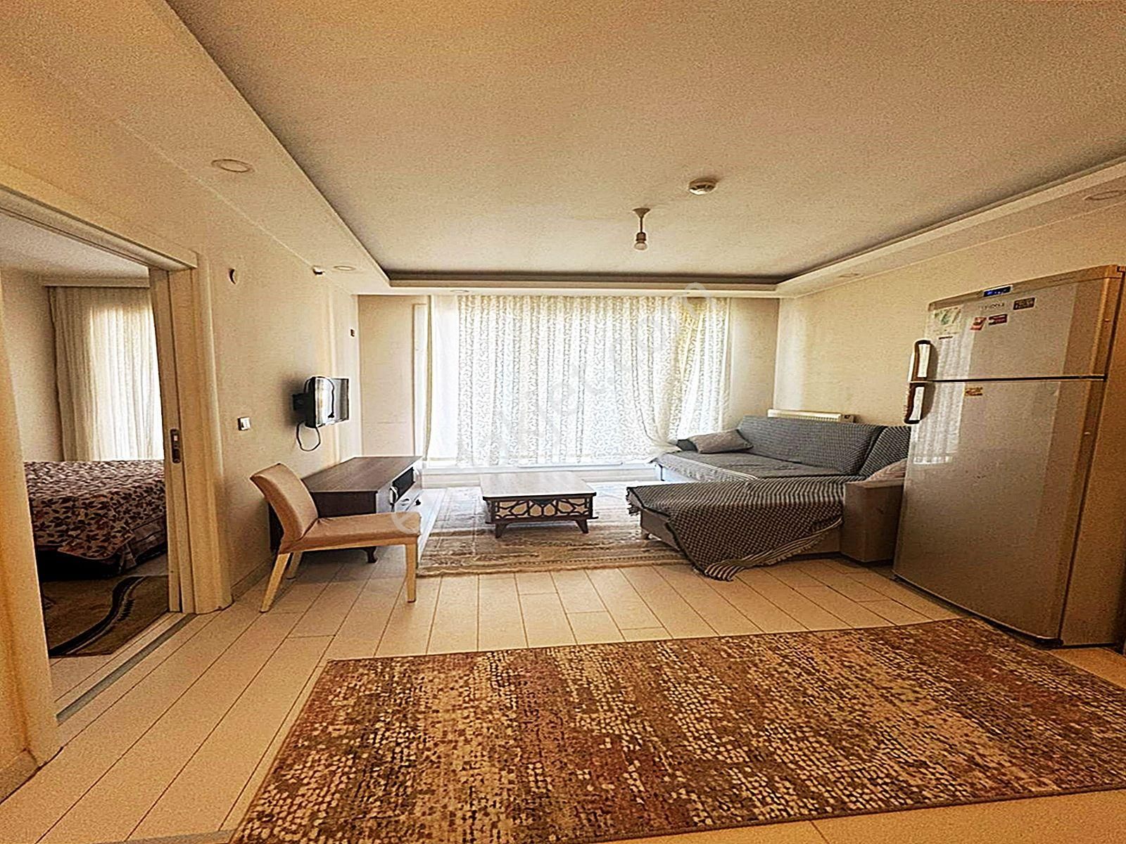 Site İçerisin'de Merkezi Konum'da Lüx Dekorlu 1+1 Satılık Daire