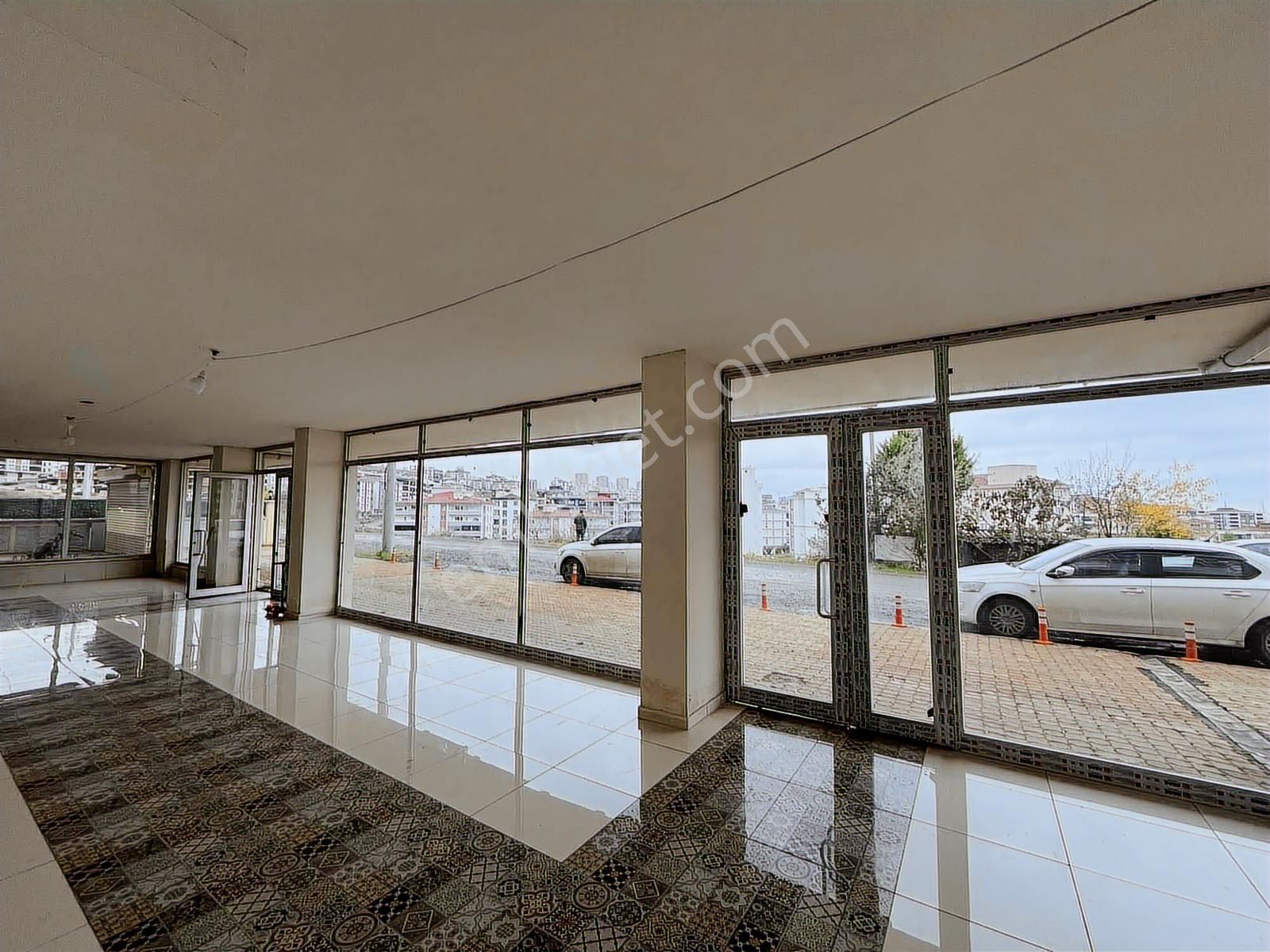 Deka Gayrimenkul'den 175m2 Dükkan