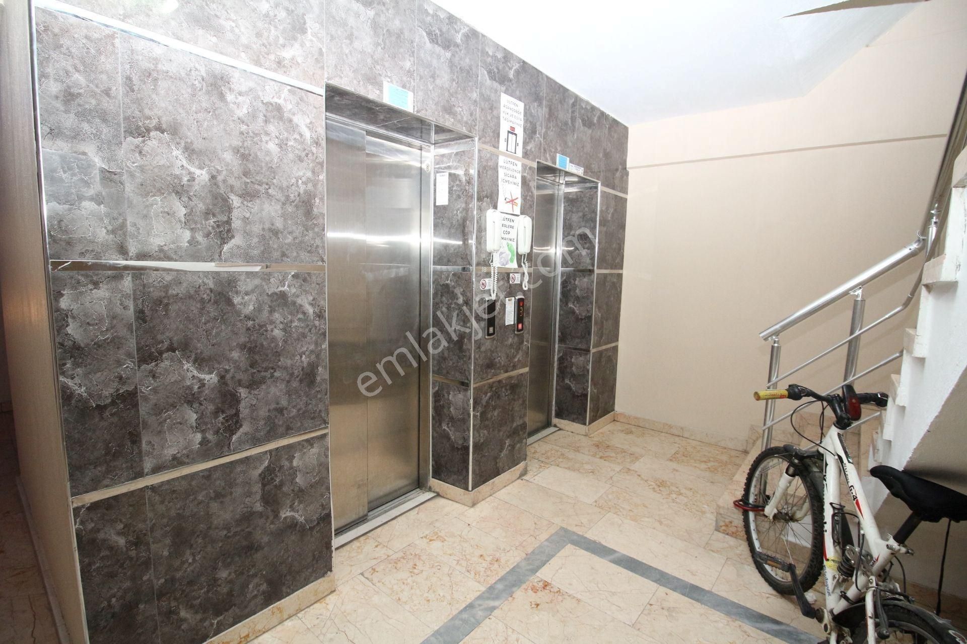 İkçü Hastanesine Yakını Asansör Lü D.gazlı Eşyalı - Görsel 33