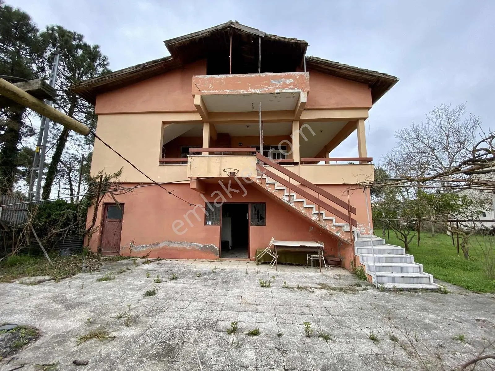 Deka Gayrimenkul'den Costal'da Denize Sıfır Tapulu Villa 808m2