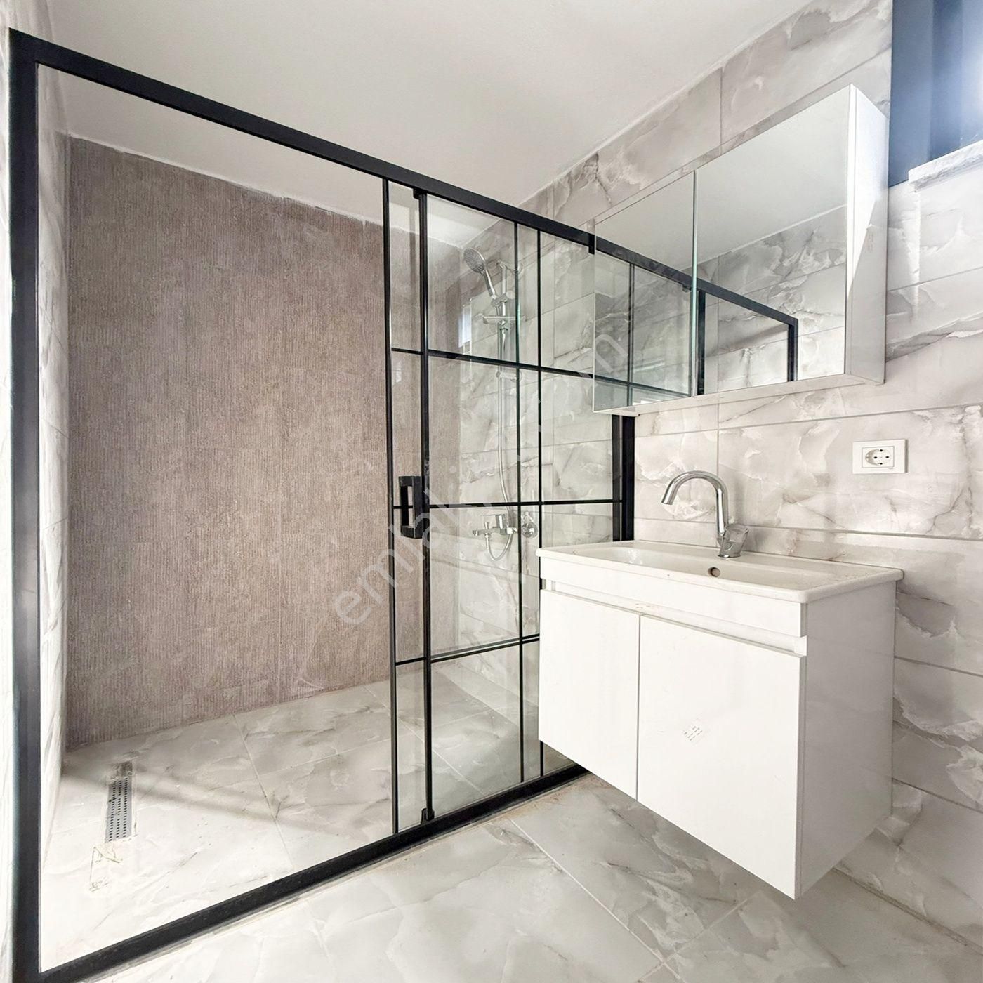 Necip Fazıl Mahallesi'nde Şık Ve Modern 2+1 Ara Kat Daire!!!