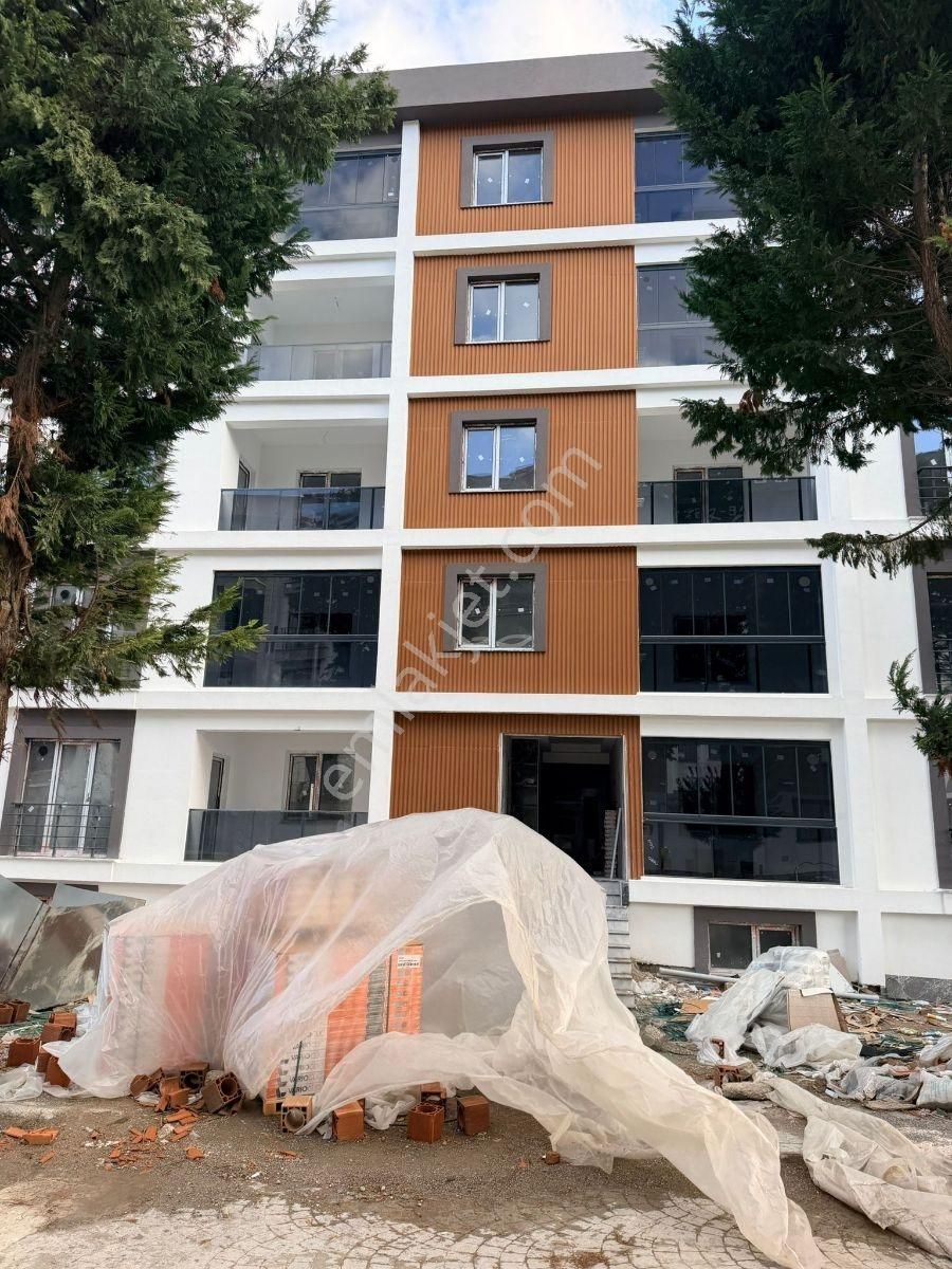 Deka Gayrimenkul'den Yakakent'te Denize 200m Satılık 2+1 Daire