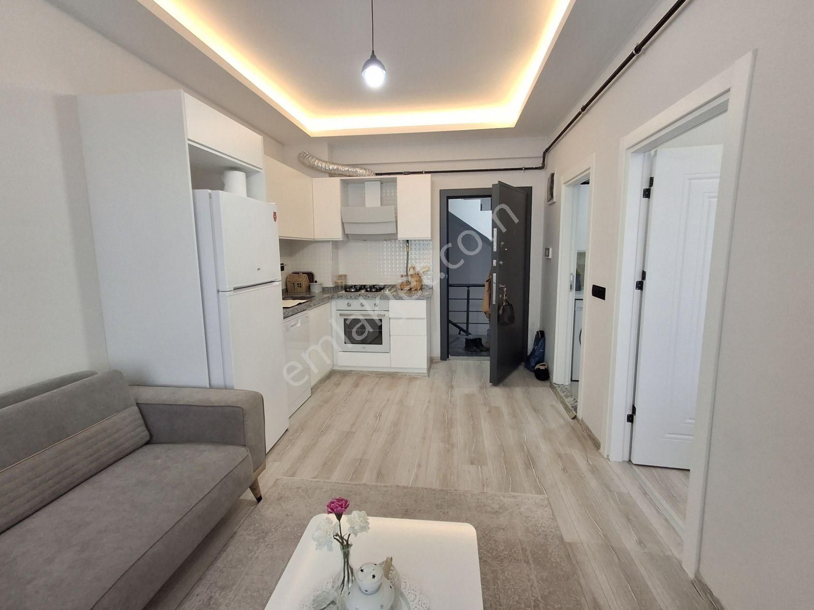 Deka Gayrimenkul'den Körfez'de Eşyalı Cam Balkonlu Kombili 1+1 - Görsel 10