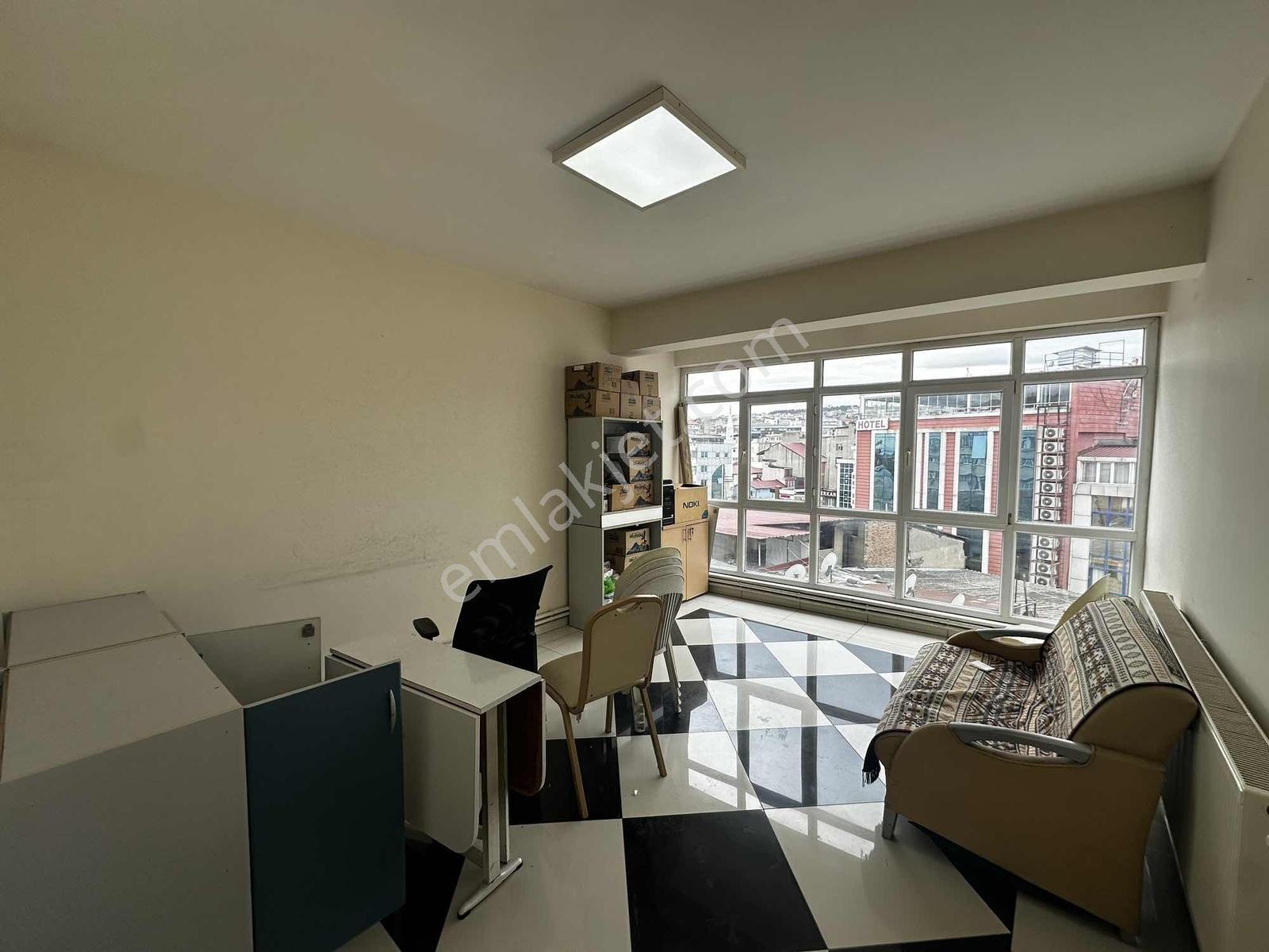 Deka Gayrimenkul'den İlkadım Merkezi Konumda Kiralık 4+1 Ofis - Görsel 15