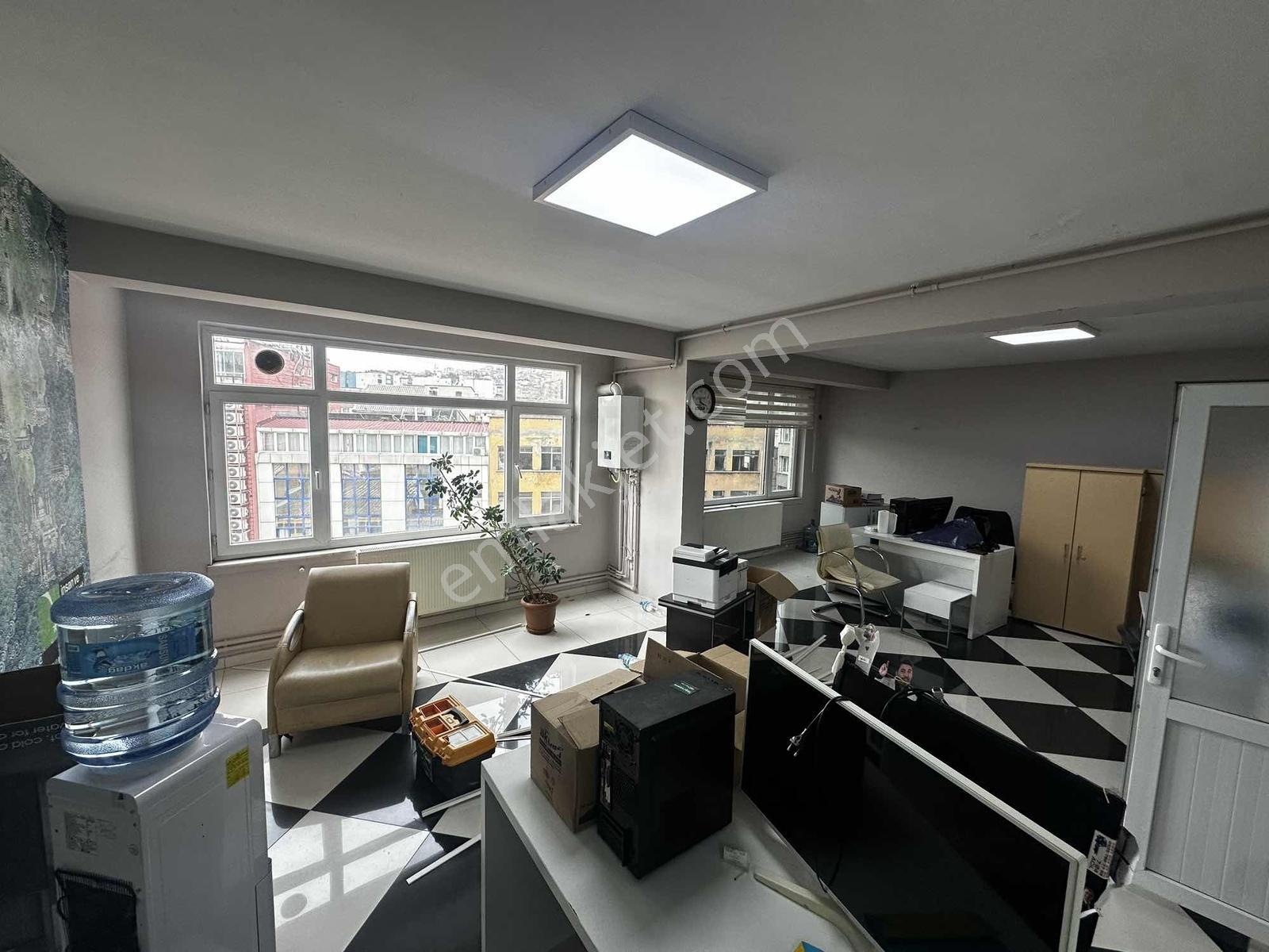 Deka Gayrimenkul'den İlkadım Merkezi Konumda Kiralık 4+1 Ofis - Görsel 22