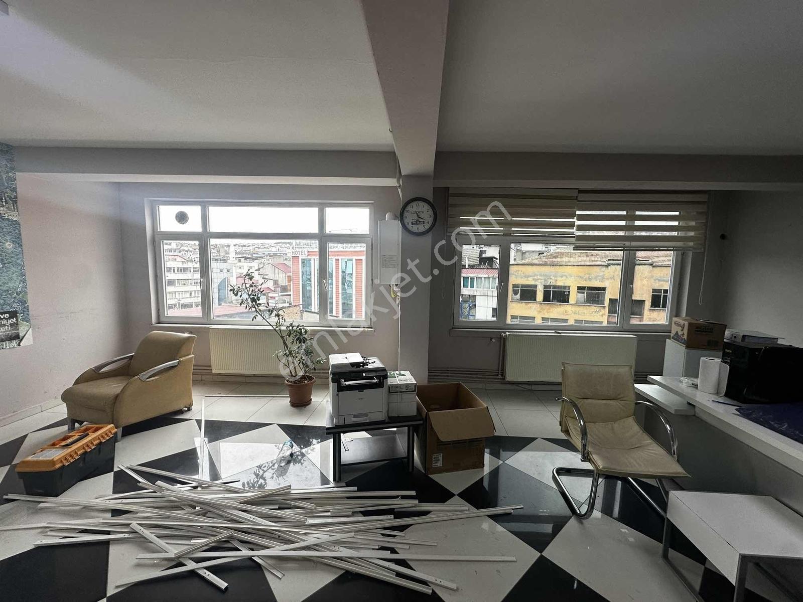 Deka Gayrimenkul'den İlkadım Merkezi Konumda Kiralık 4+1 Ofis - Görsel 13