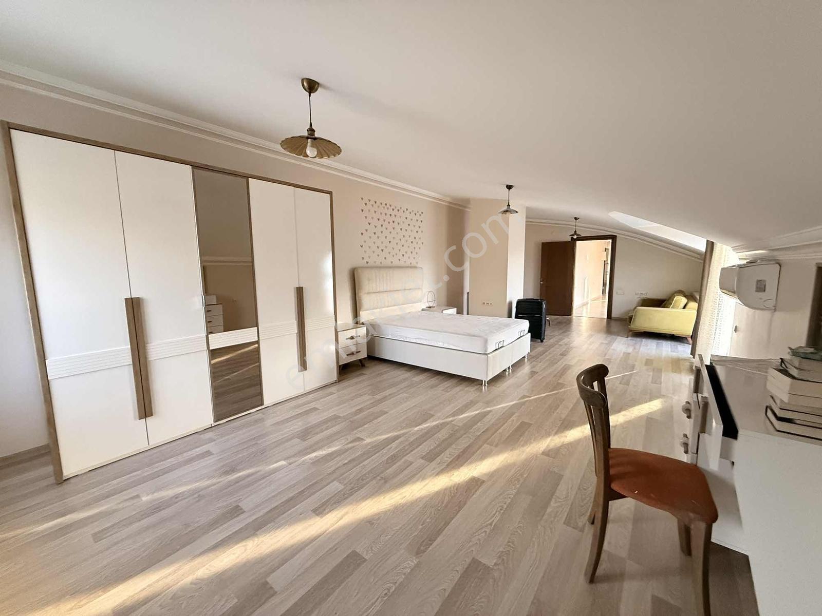 Deka Gayrimenkul'den Sahilde Teraslı 120 M2 Eşyalı 1+1 Daire - Görsel 11