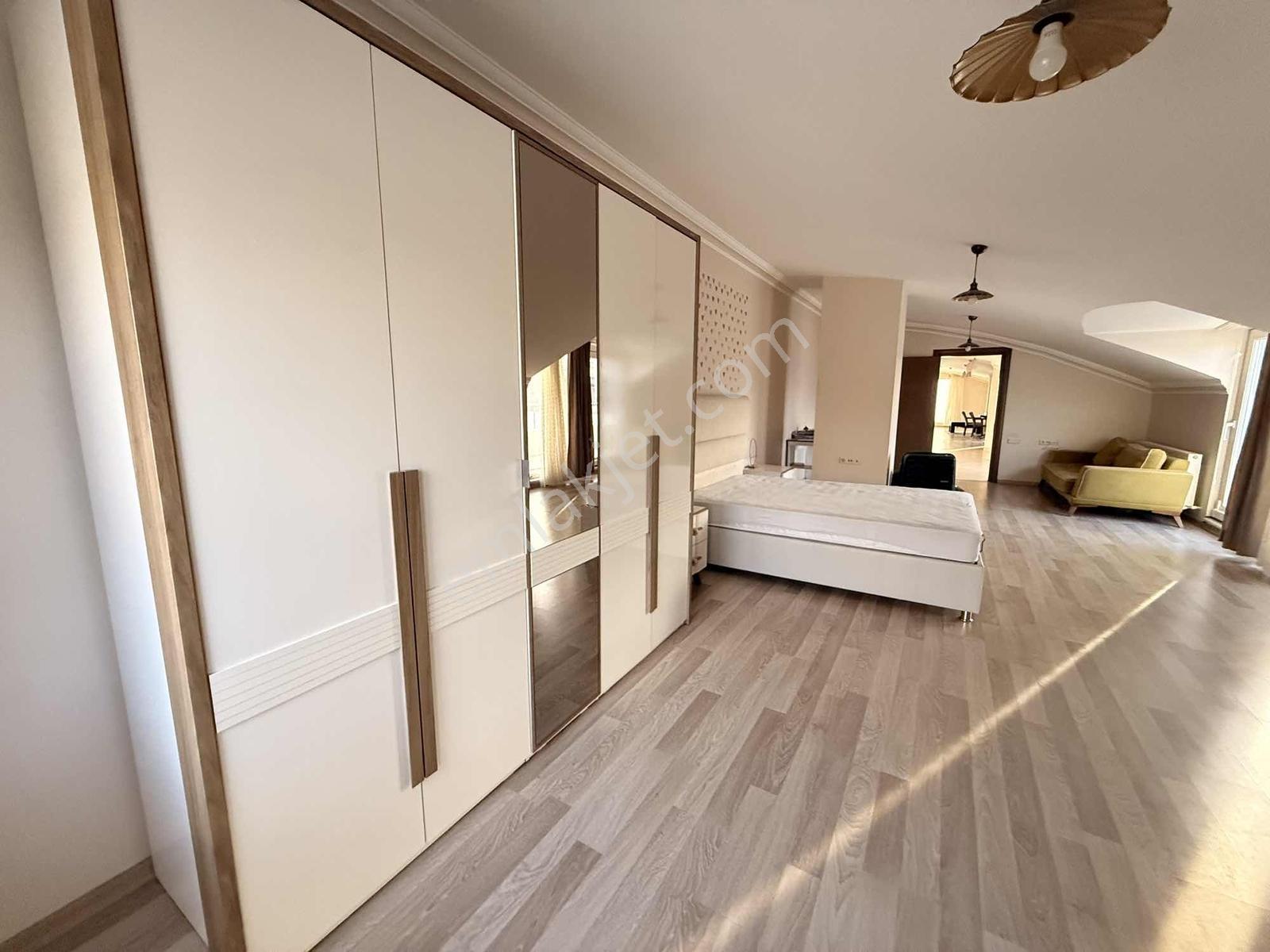 Deka Gayrimenkul'den Sahilde Teraslı 120 M2 Eşyalı 1+1 Daire - Görsel 24