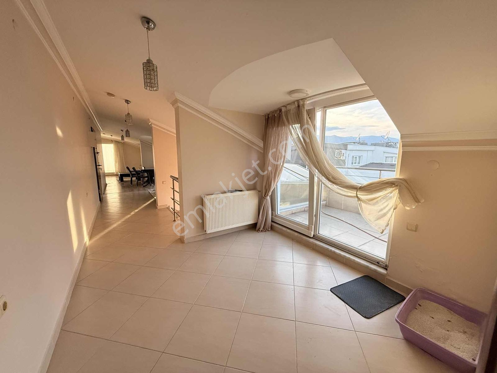 Deka Gayrimenkul'den Sahilde Teraslı 120 M2 Eşyalı 1+1 Daire - Görsel 23