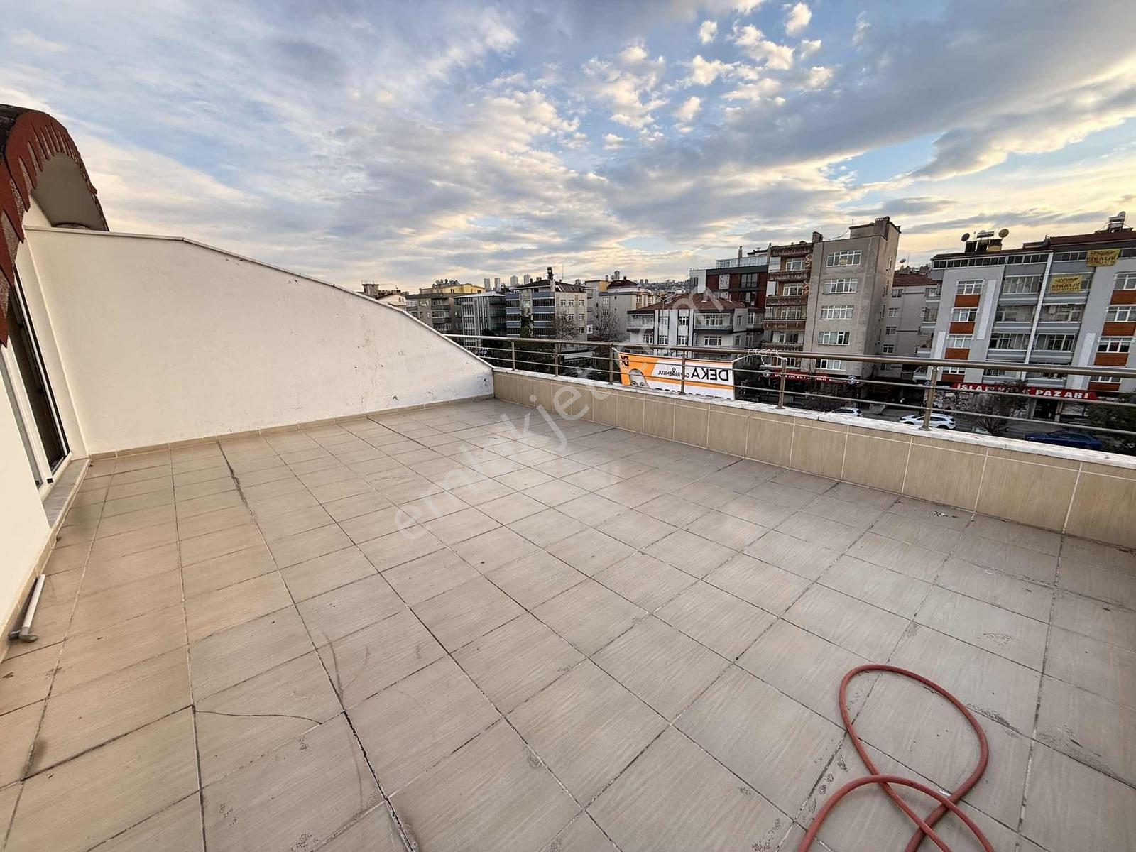 Deka Gayrimenkul'den Sahilde Teraslı 120 M2 Eşyalı 1+1 Daire - Görsel 17