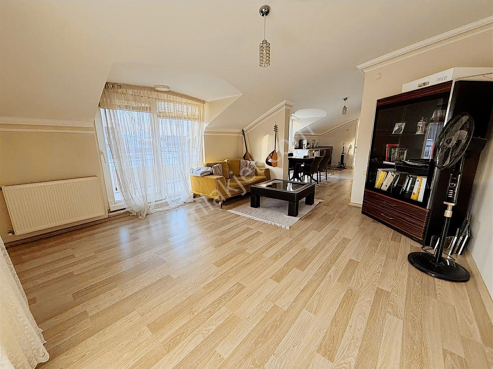 Deka Gayrimenkul'den Sahilde Teraslı 120 M2 Eşyalı 1+1 Daire - Görsel 9