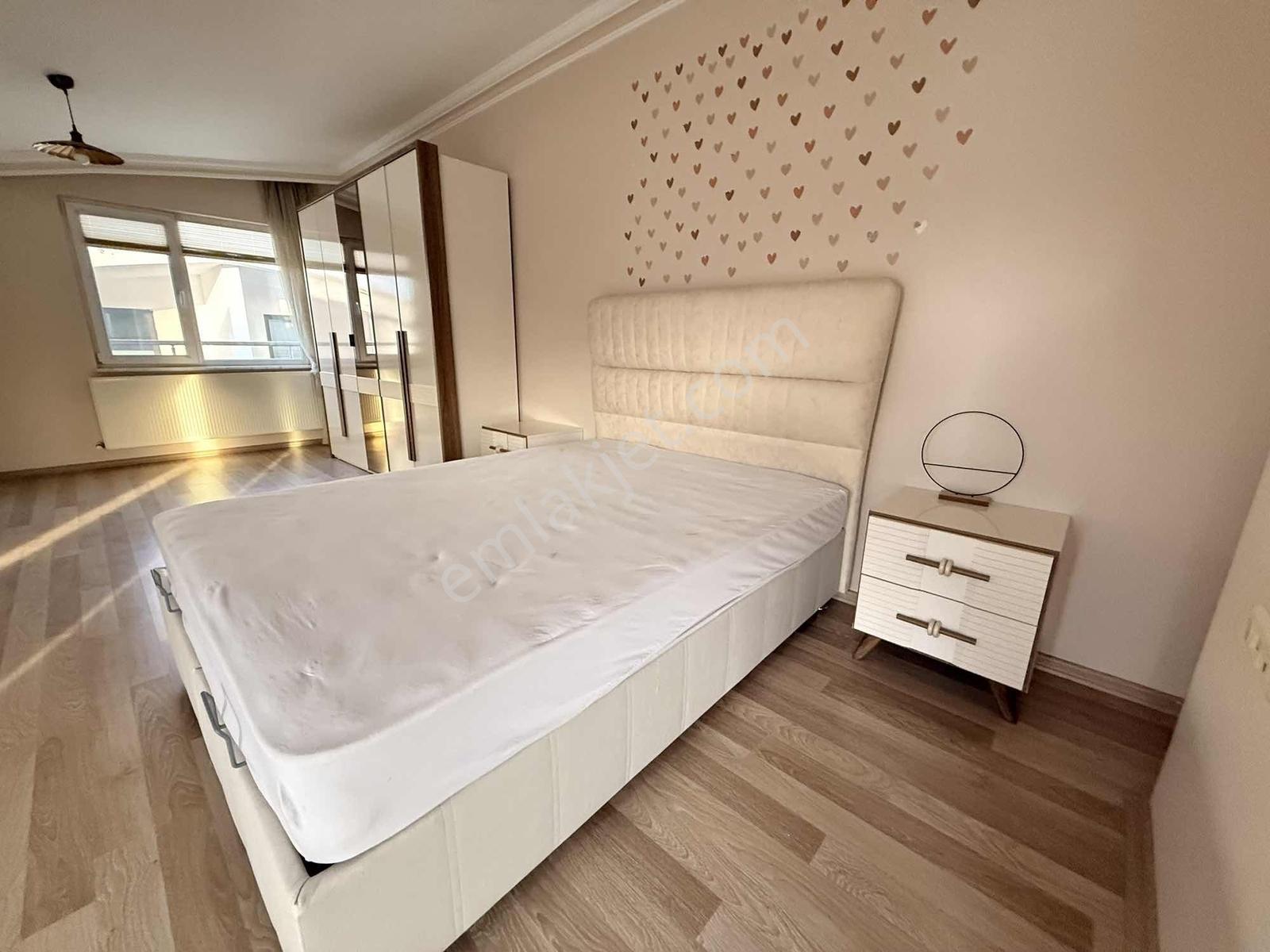 Deka Gayrimenkul'den Sahilde Teraslı 120 M2 Eşyalı 1+1 Daire - Görsel 5