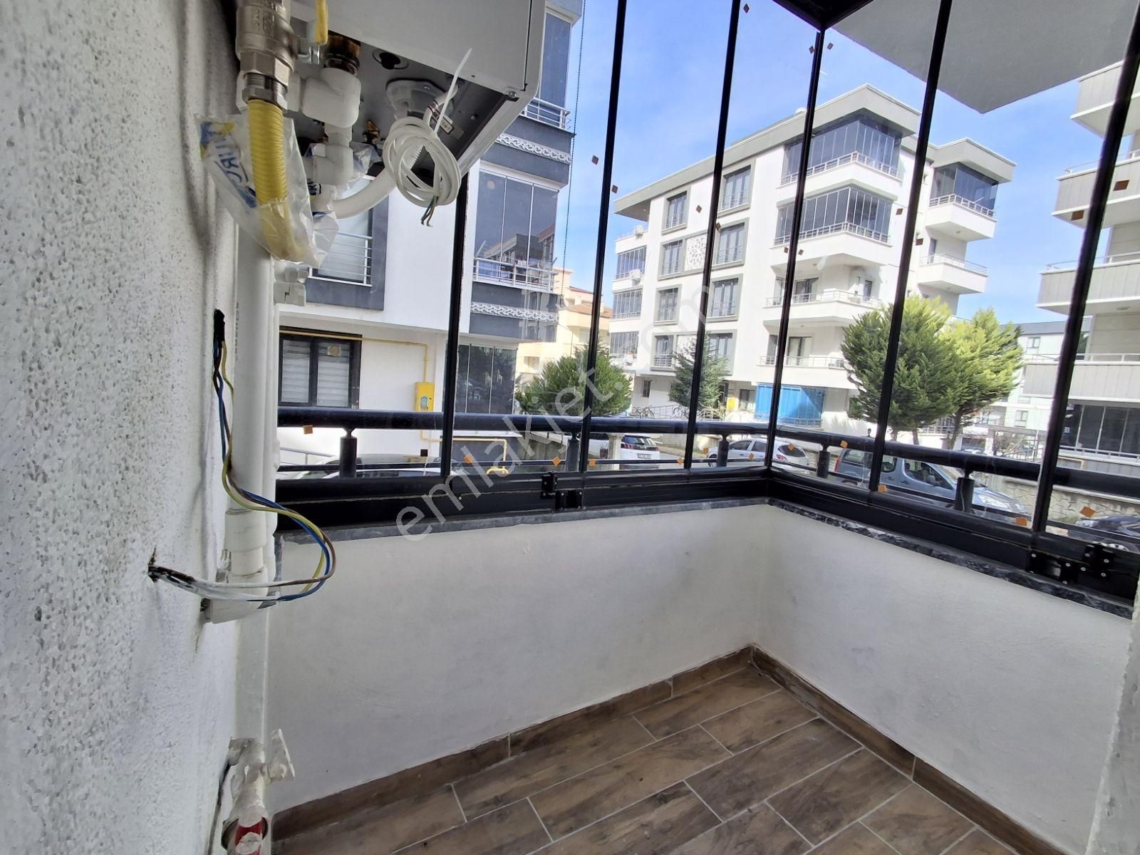 Deka Gayrimenkul'den Tramvayın Altında Cam Balkon Kombili 1+1 - Görsel 26