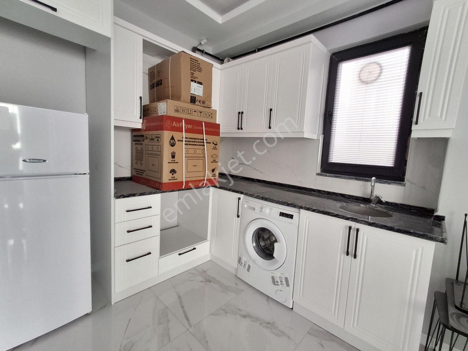 Deka Gayrimenkul'den Tramvayın Altında Cam Balkon Kombili 1+1 - Görsel 13