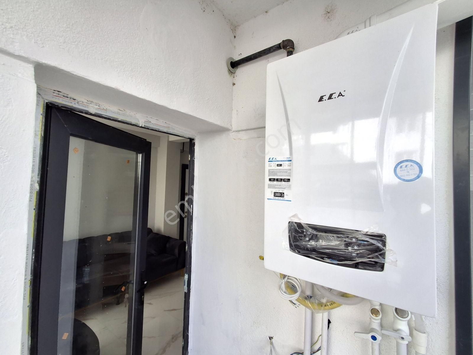 Deka Gayrimenkul'den Tramvayın Altında Cam Balkon Kombili 1+1 - Görsel 24