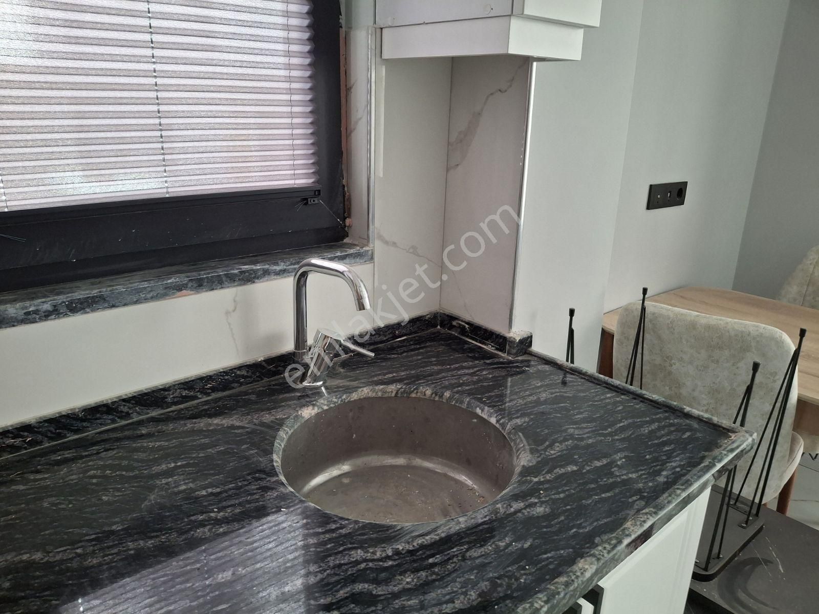 Deka Gayrimenkul'den Tramvayın Altında Cam Balkon Kombili 1+1 - Görsel 7