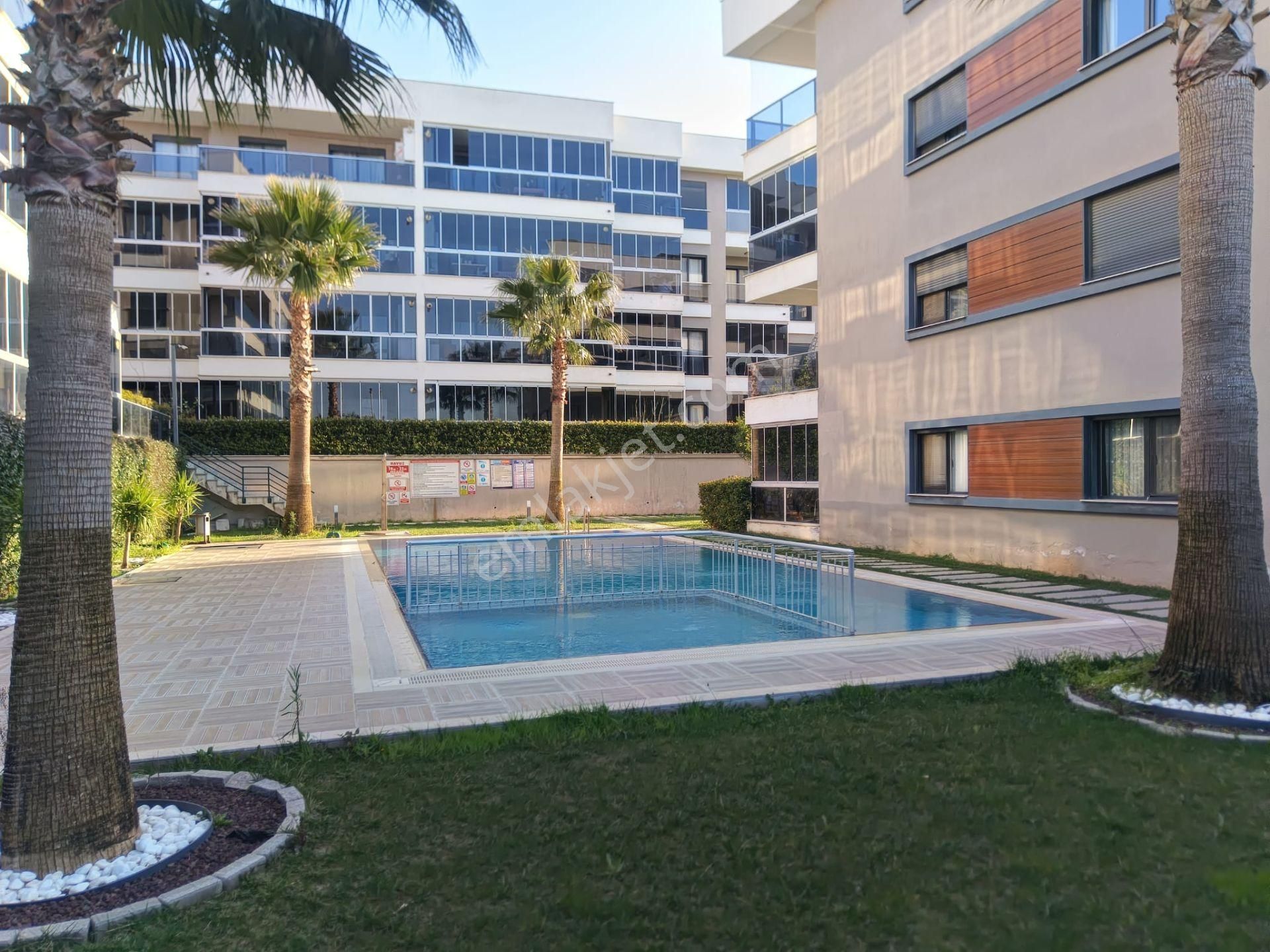 Menderes Turyap'tan Barbaros Mh. Havuzlu Site İçi Satılık 2+1