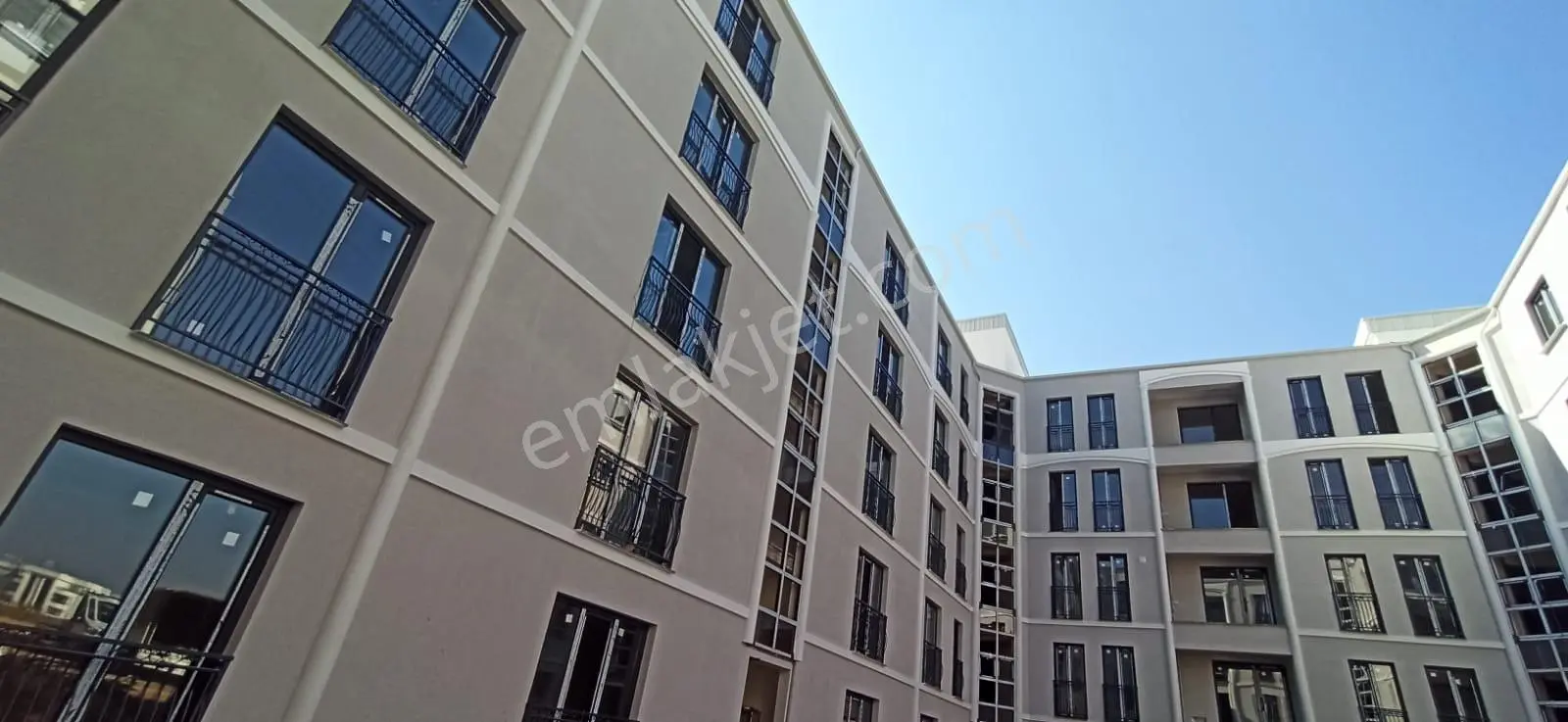 Kentmeydanı Siteiçi Otoparklı, Havuzlu, Asansörlü 3+1 Ç. Dubleks