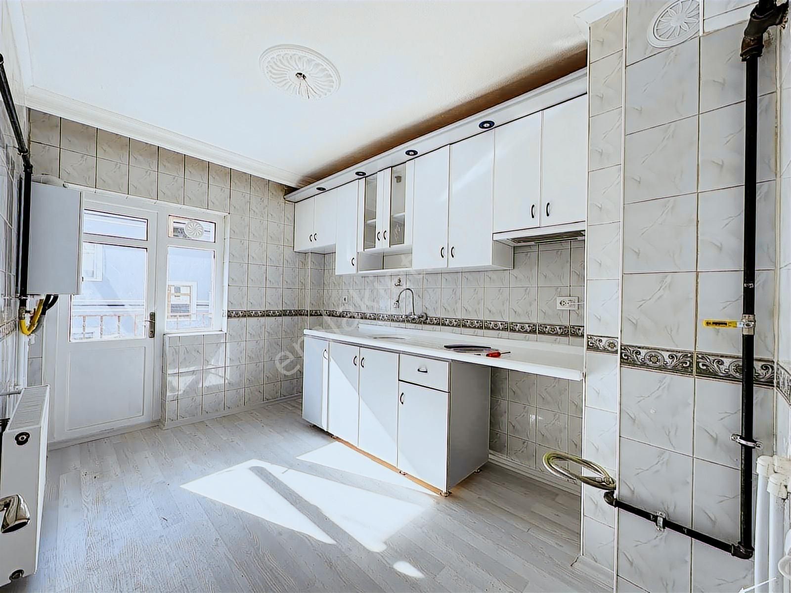 Bakımlı Ara Katta Satılık Boş 3+1 Daire - Görsel 34