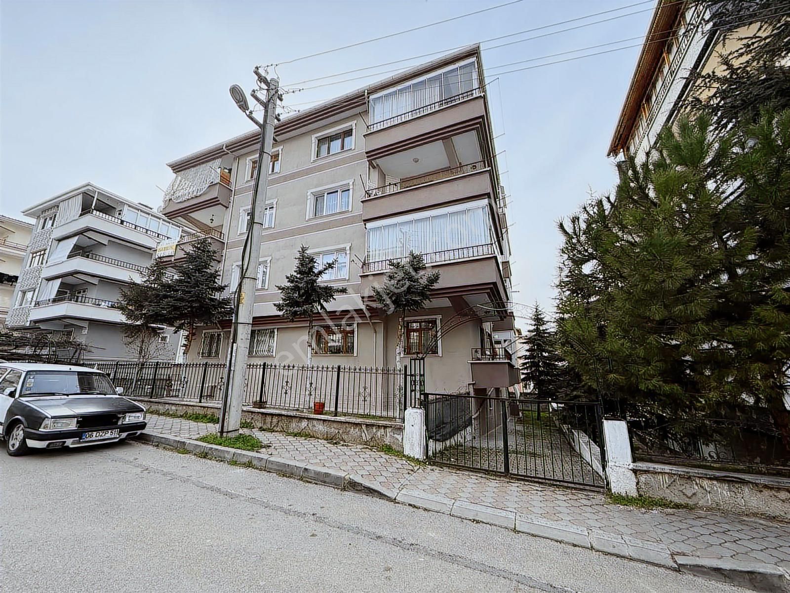 Bakımlı Ara Katta Satılık Boş 3+1 Daire - Görsel 16