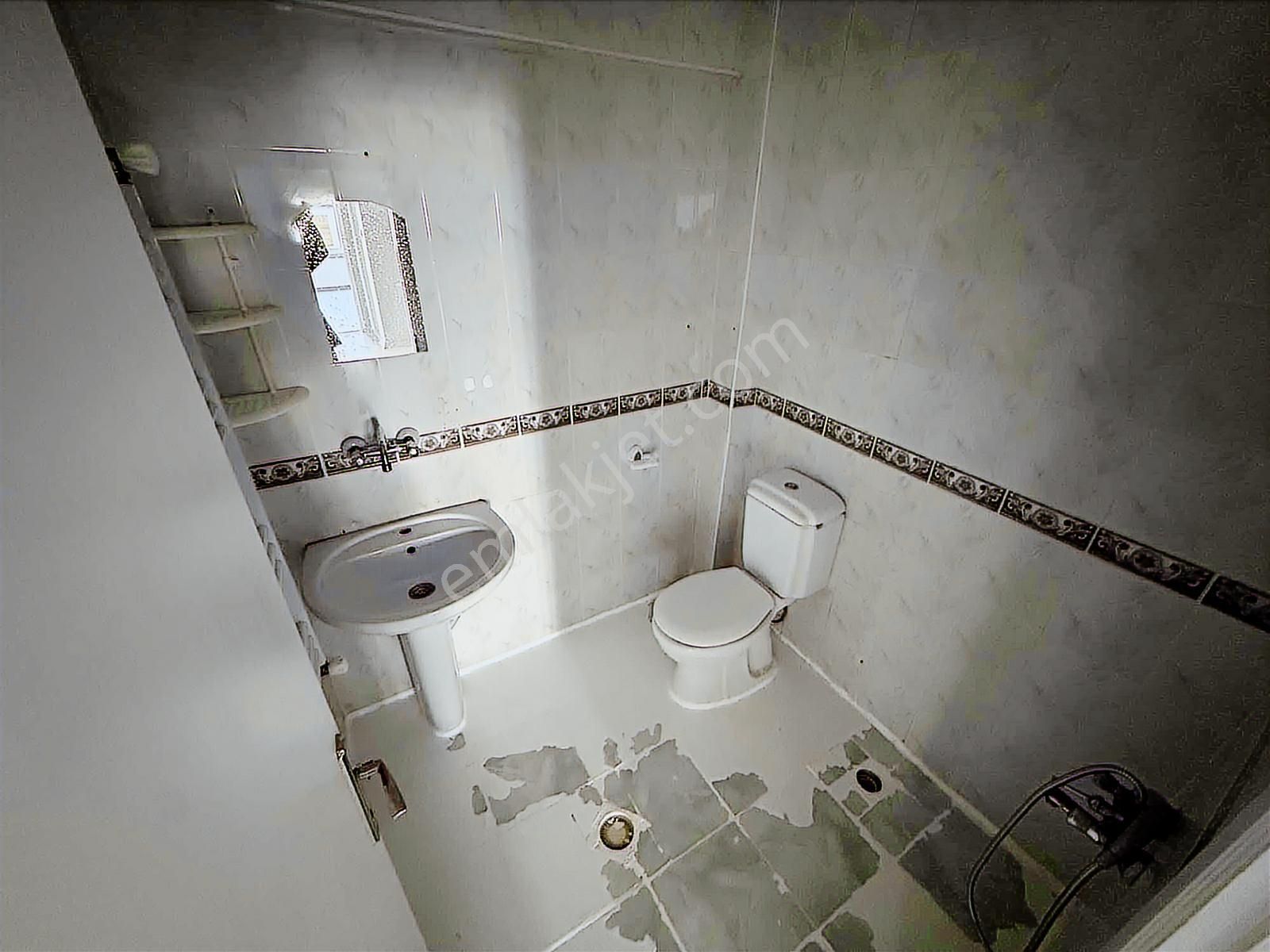 Bakımlı Ara Katta Satılık Boş 3+1 Daire - Görsel 23