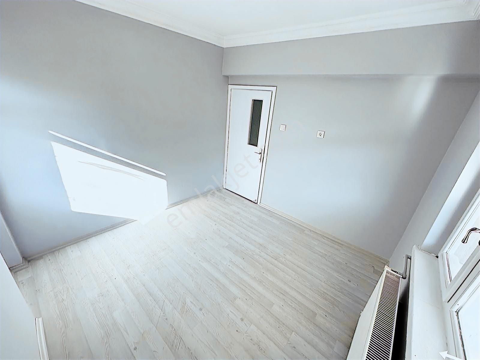 Bakımlı Ara Katta Satılık Boş 3+1 Daire - Görsel 13