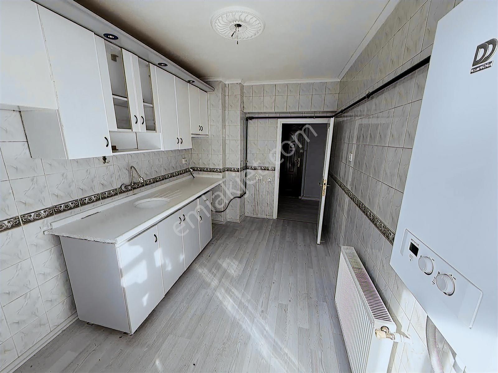 Bakımlı Ara Katta Satılık Boş 3+1 Daire - Görsel 33