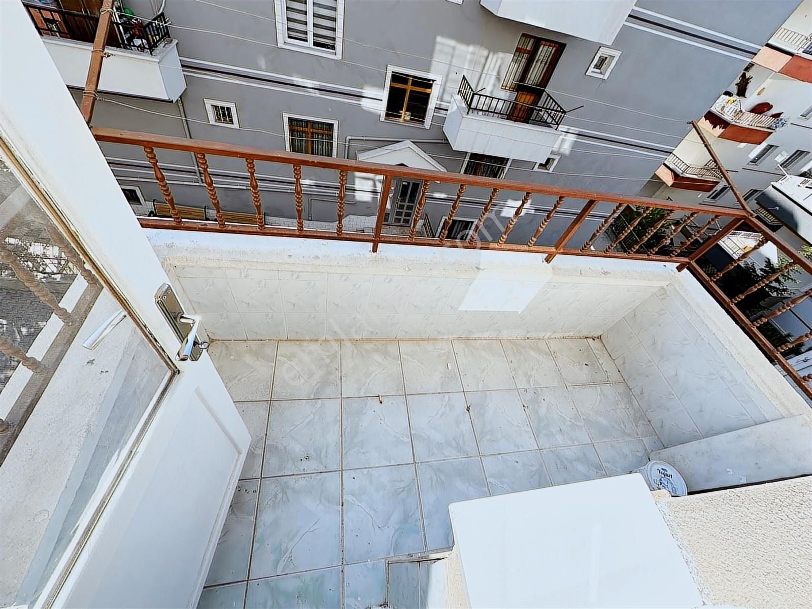 Bakımlı Ara Katta Satılık Boş 3+1 Daire - Görsel 3