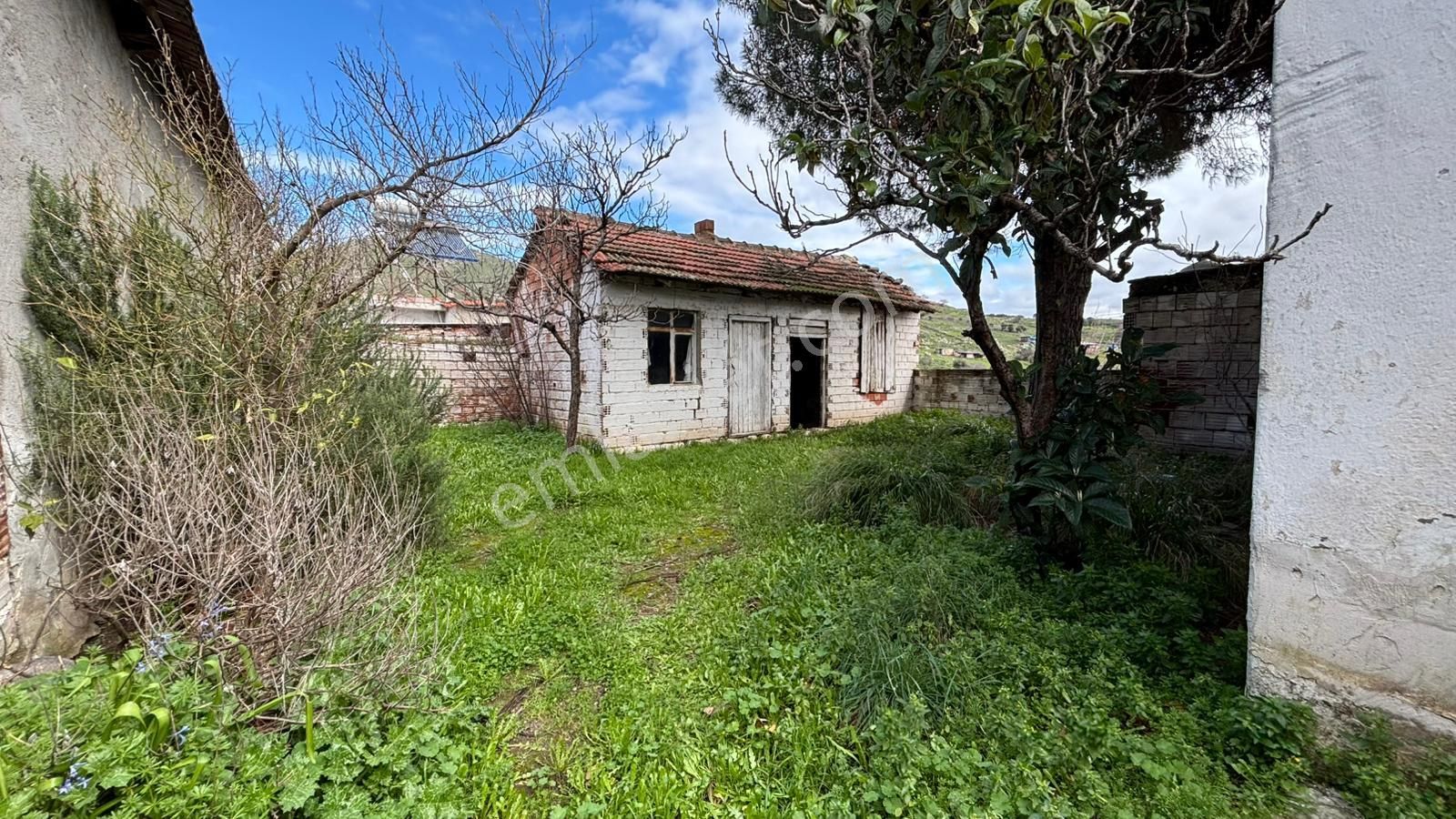 C.b. Route | Bergama Kurtuluş Mah. Satılık Bahçeli Müstakil