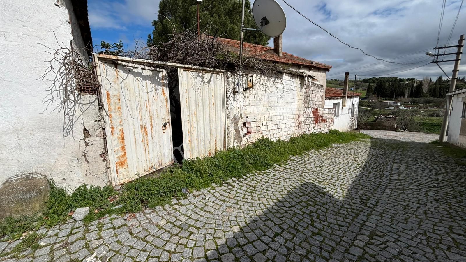 C.b. Route | Bergama Kurtuluş Mah. Satılık Bahçeli Müstakil - Görsel 3