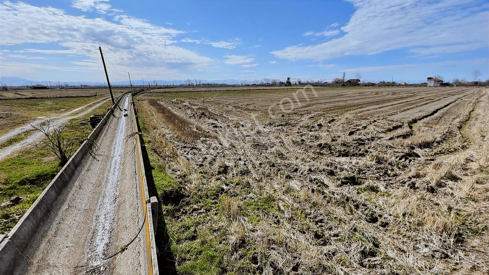 Deka Gayrimenkul'den Bafra Fener Köyünde 30.177 M² Tarla - Görsel 2