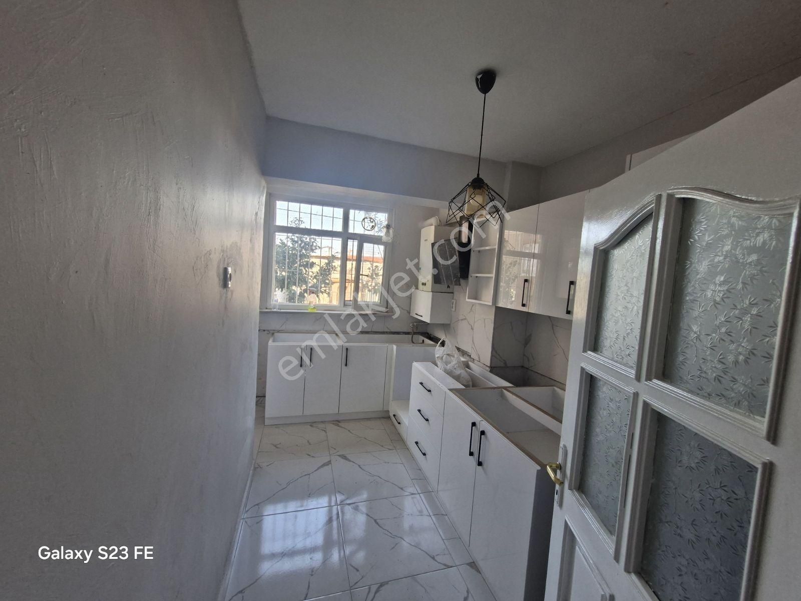 Yeniköyde Kiralık 1+1 Bahçe Katı Bahçe Kullanımlı - Görsel 3