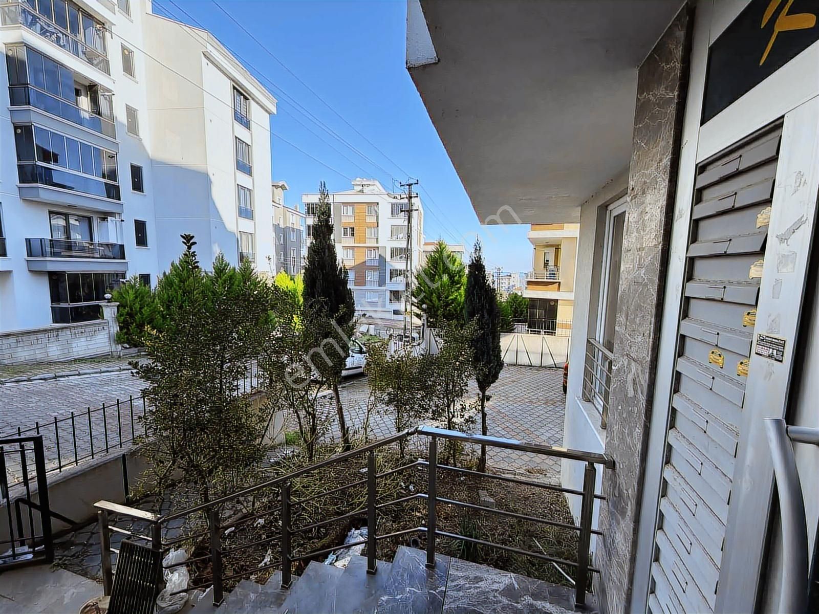 Deka Gayrimenkul'den Körfez'de Eşyalı Satılk 1+1 Fll Kredi Daire - Görsel 11