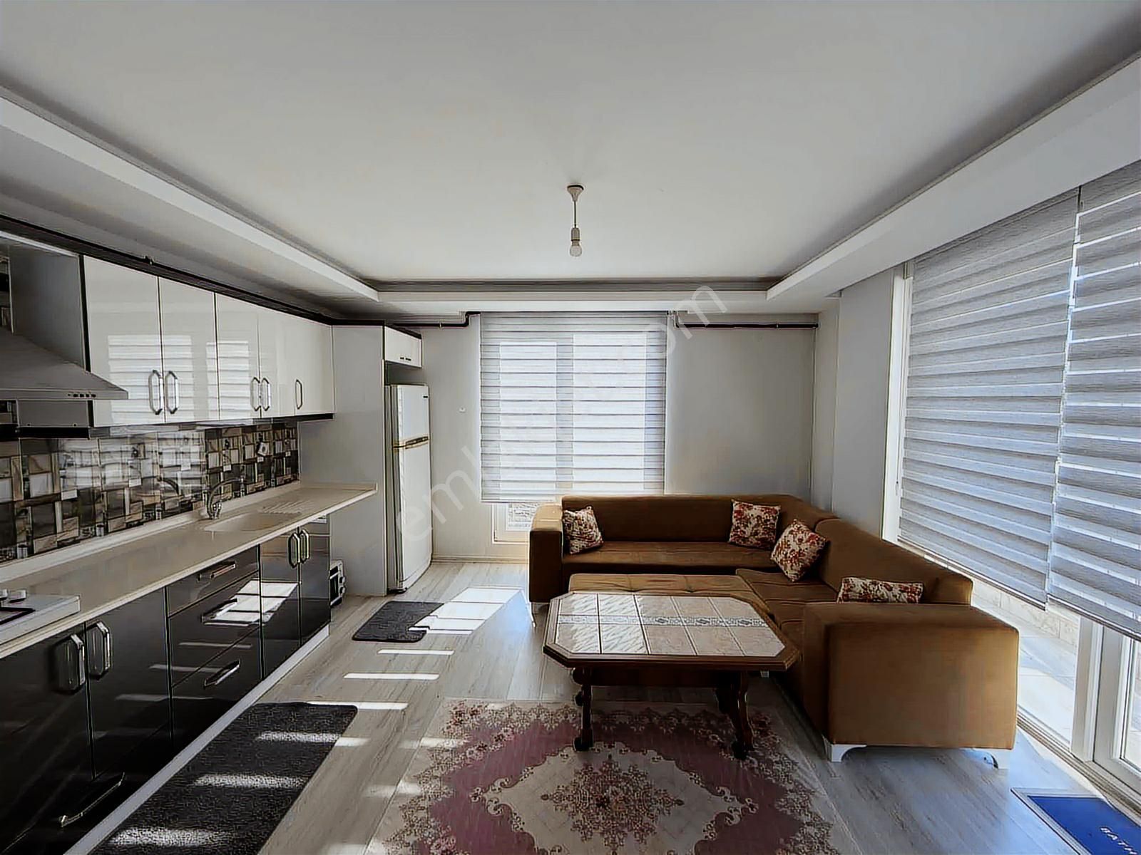 Deka Gayrimenkul'den Körfez'de Eşyalı Satılk 1+1 Fll Kredi Daire