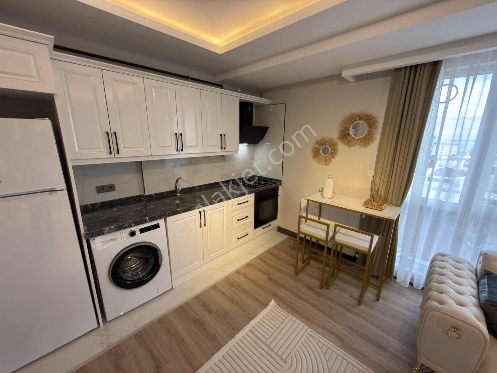 Deka Gayrimenkul'den Deniz Manzaralı Lüx Eşyalı Satılık 1+1