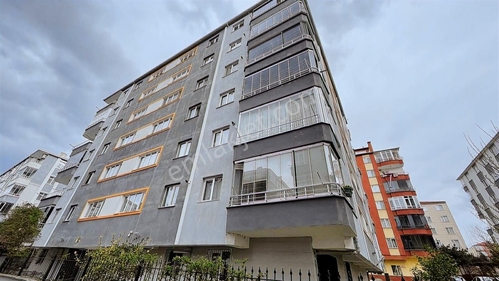 Deka Gayrimenkul'den Mevlana Mah. Site İçerisinde 3+1 Daire